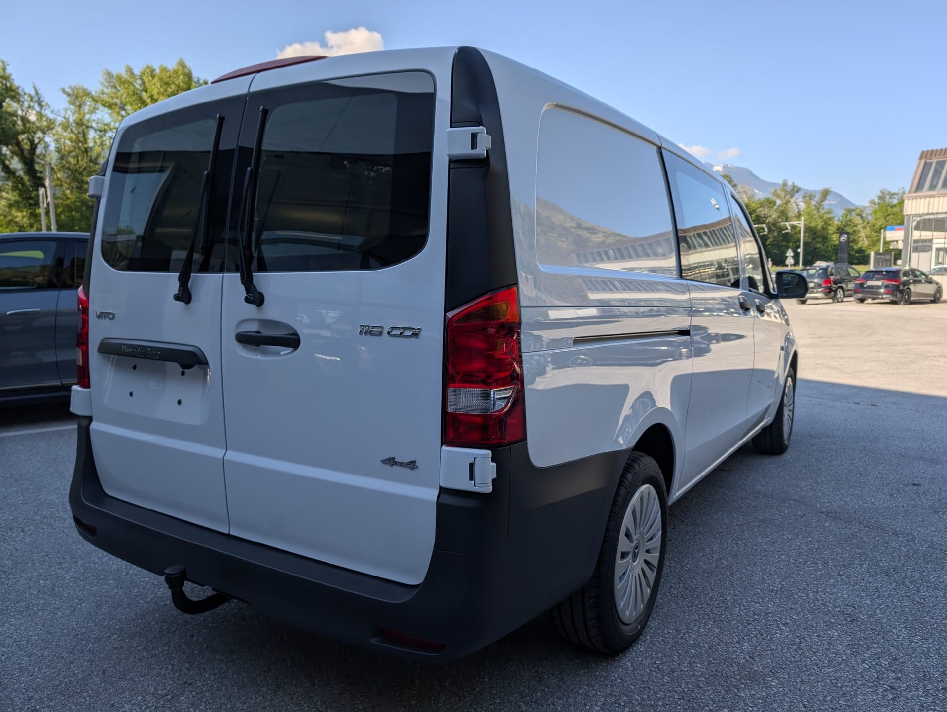 MERCEDES-BENZ Vito 116 CDI Lang Pro 9G-Tronic 4M-image-4