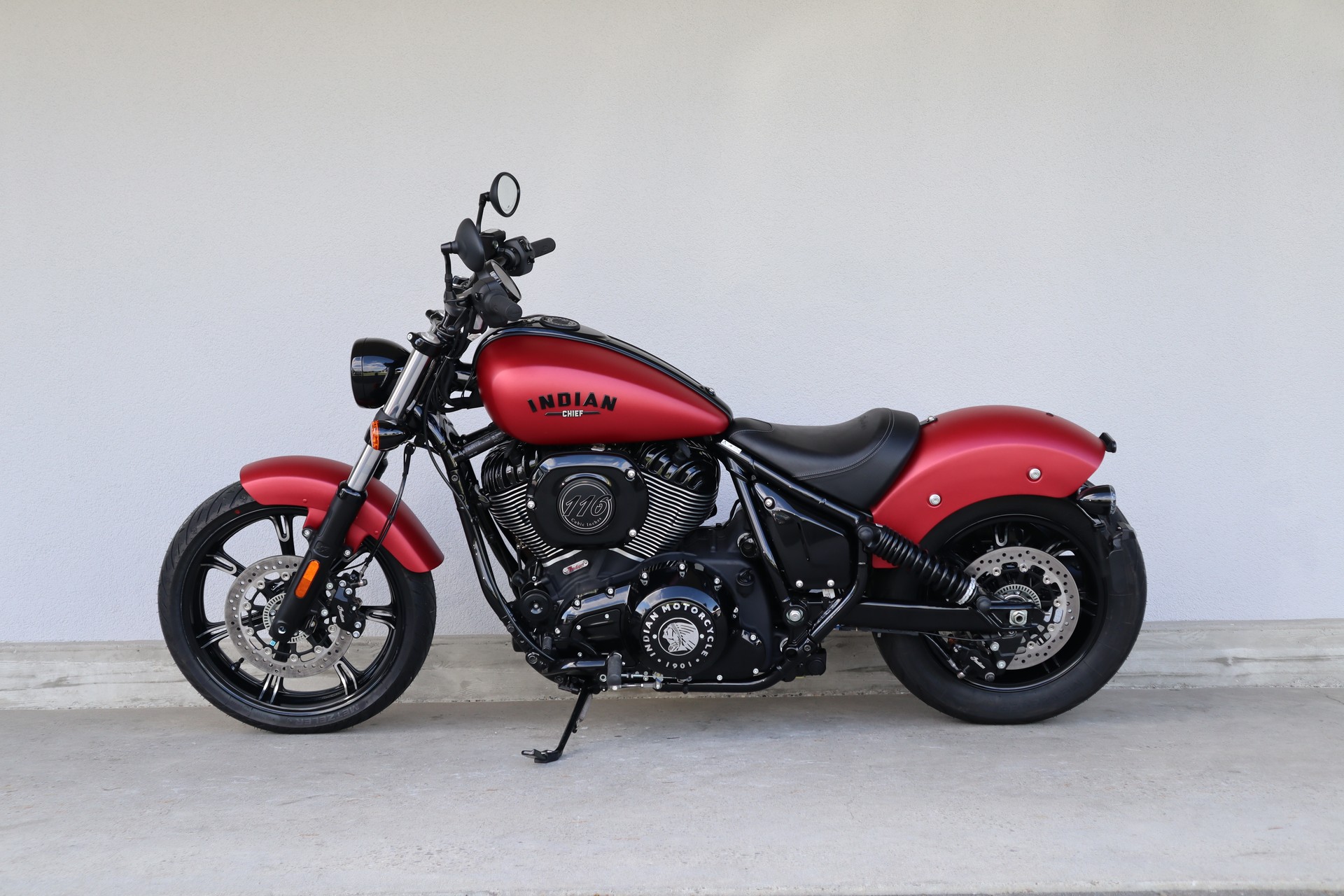 INDIAN Chief Dark Horse-showroom-element-3