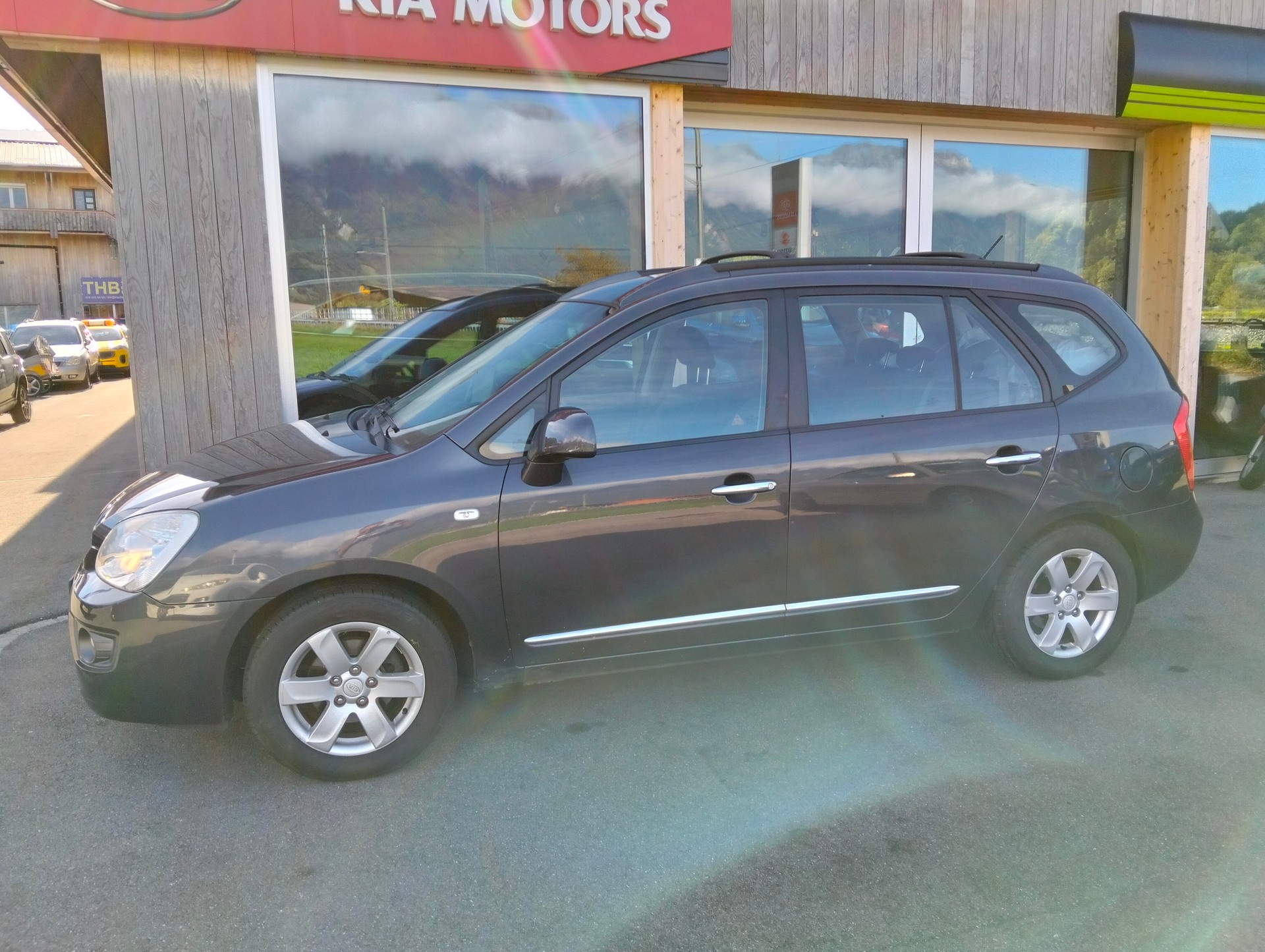 KIA Carens 2.0 CVVT Classic-image-5