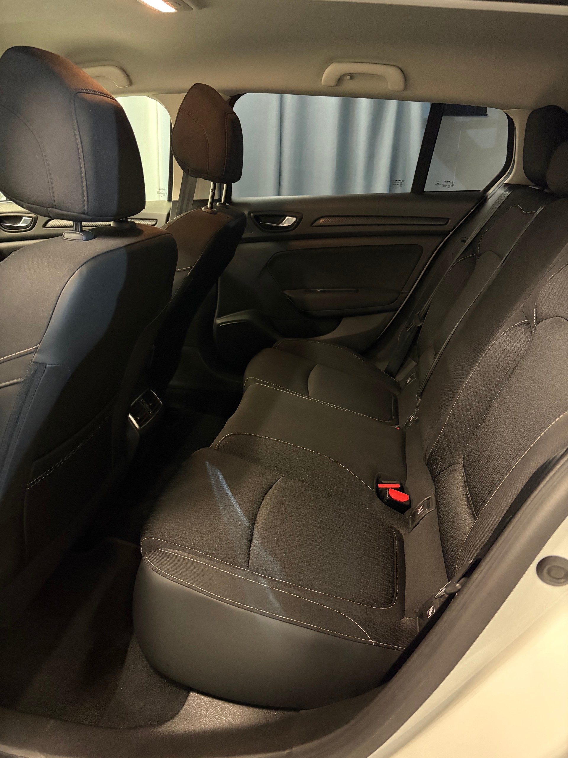 RENAULT Mégane Grandtour 1.5 dCi Business EDC-image-9