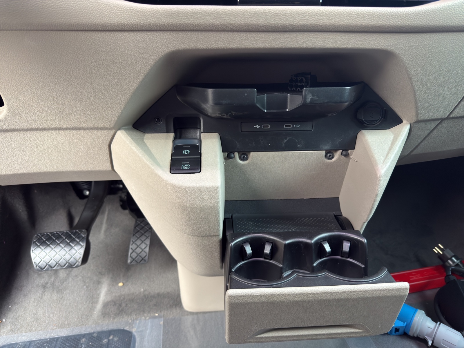 VW California eHybrid Ocean 4Motion-image-10