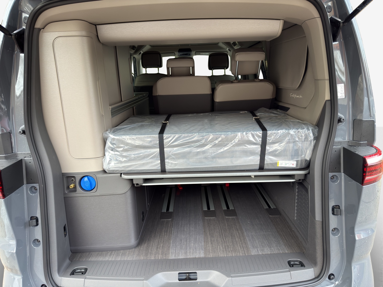 VW California eHybrid Ocean 4Motion-image-12
