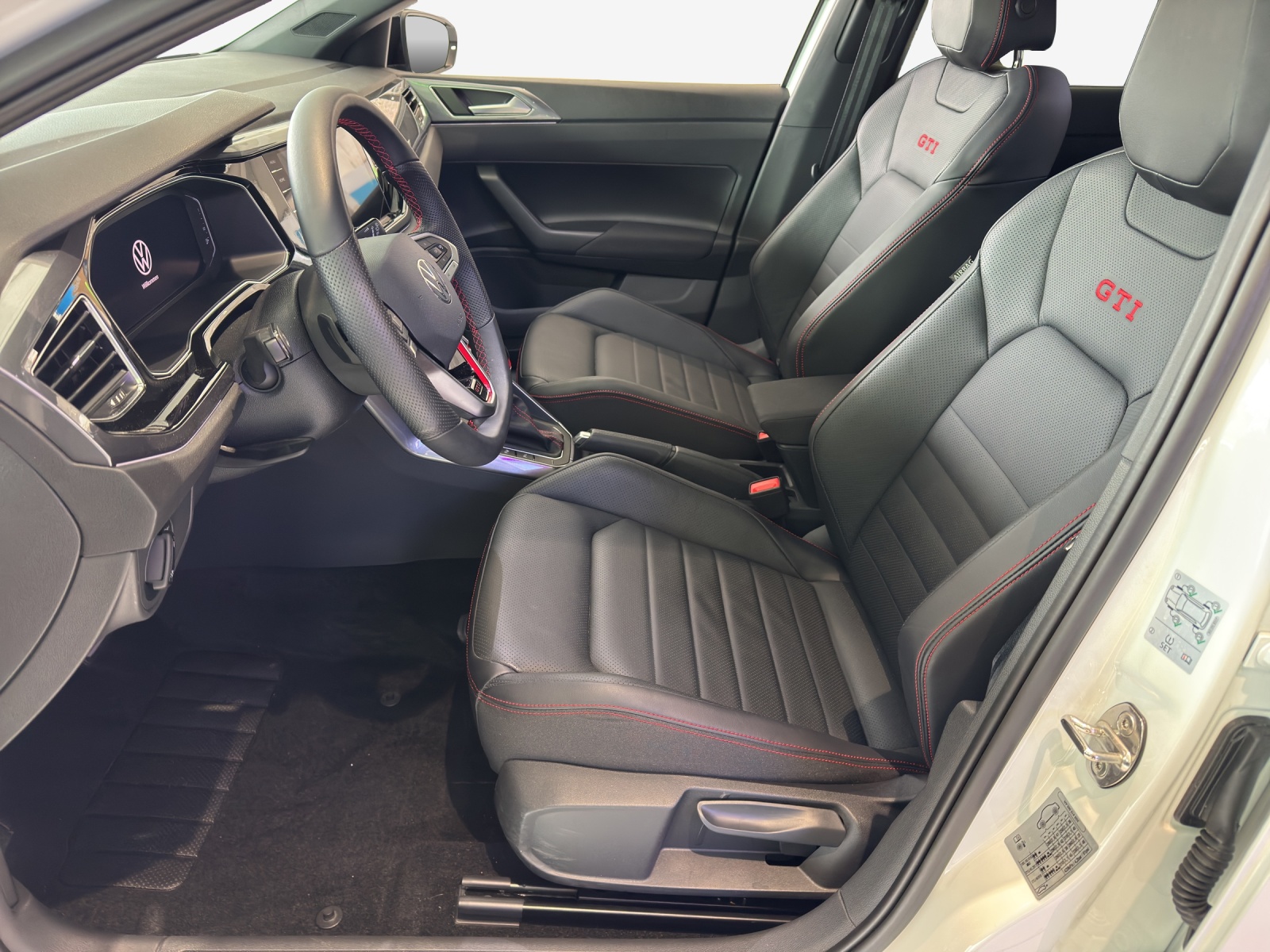 VW Polo 2.0 TSI GTI DSG-image-7