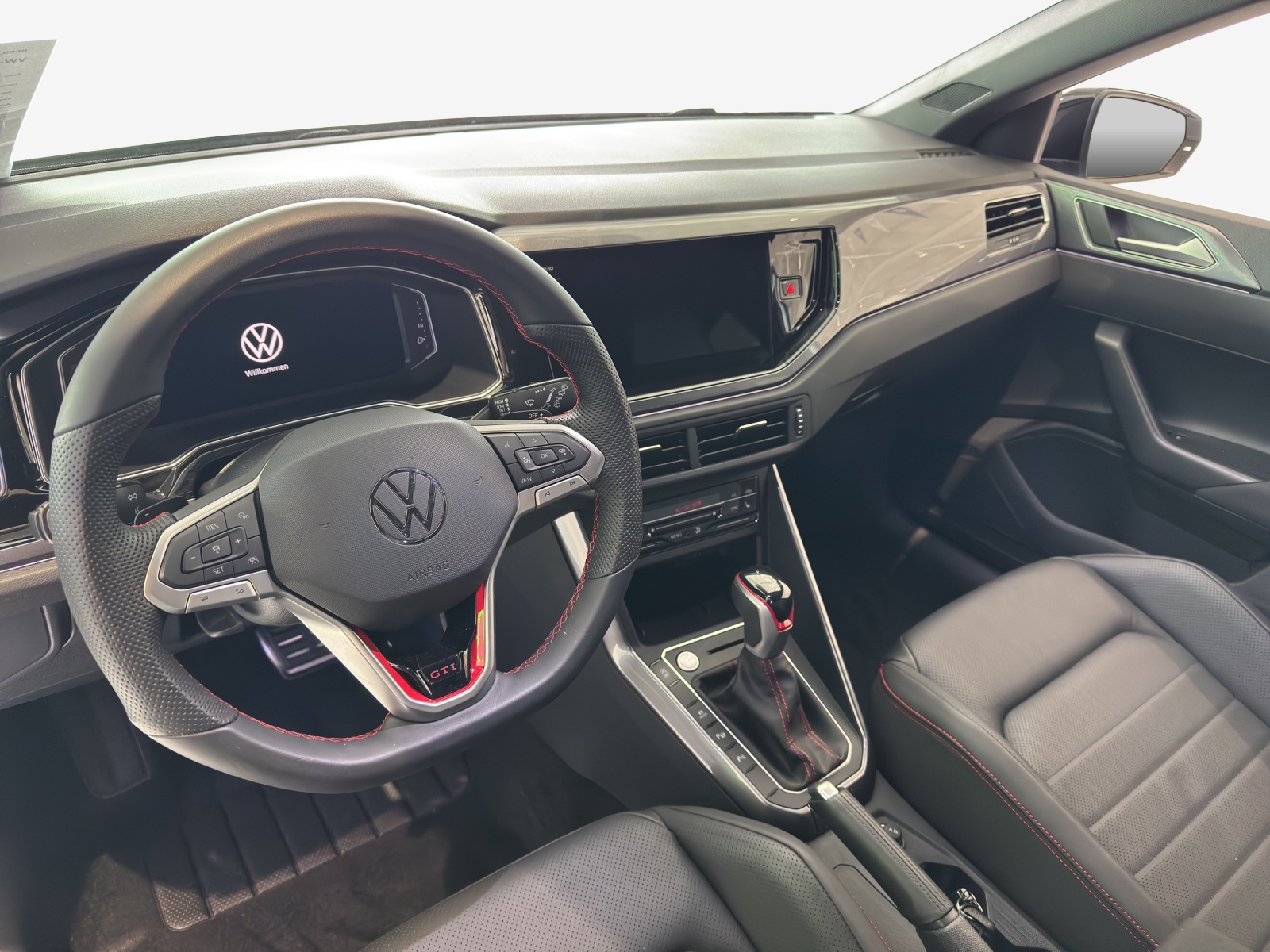 VW Polo 2.0 TSI GTI DSG-image-8
