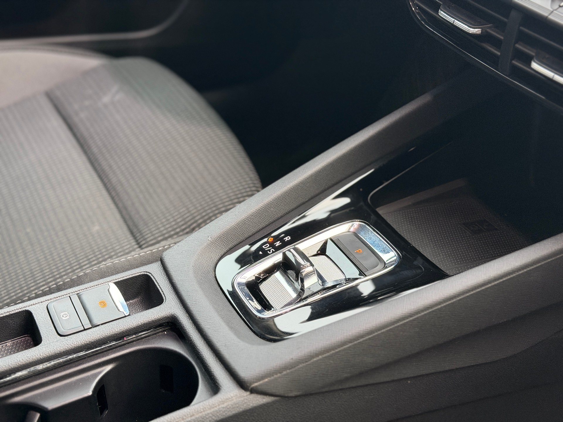 SKODA Octavia Combi 2.0 TDI DSG Ambition-image-27