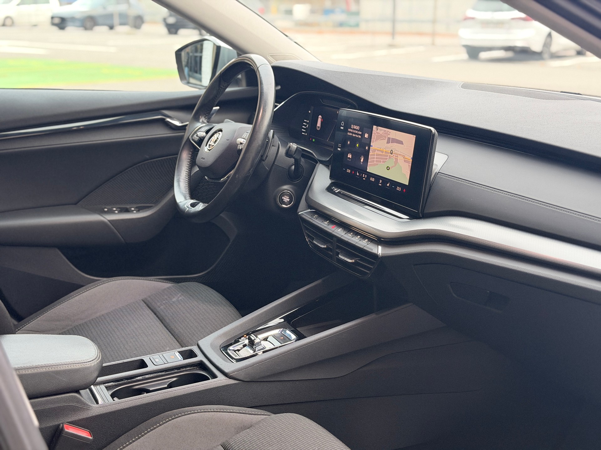SKODA Octavia Combi 2.0 TDI DSG Ambition-image-26