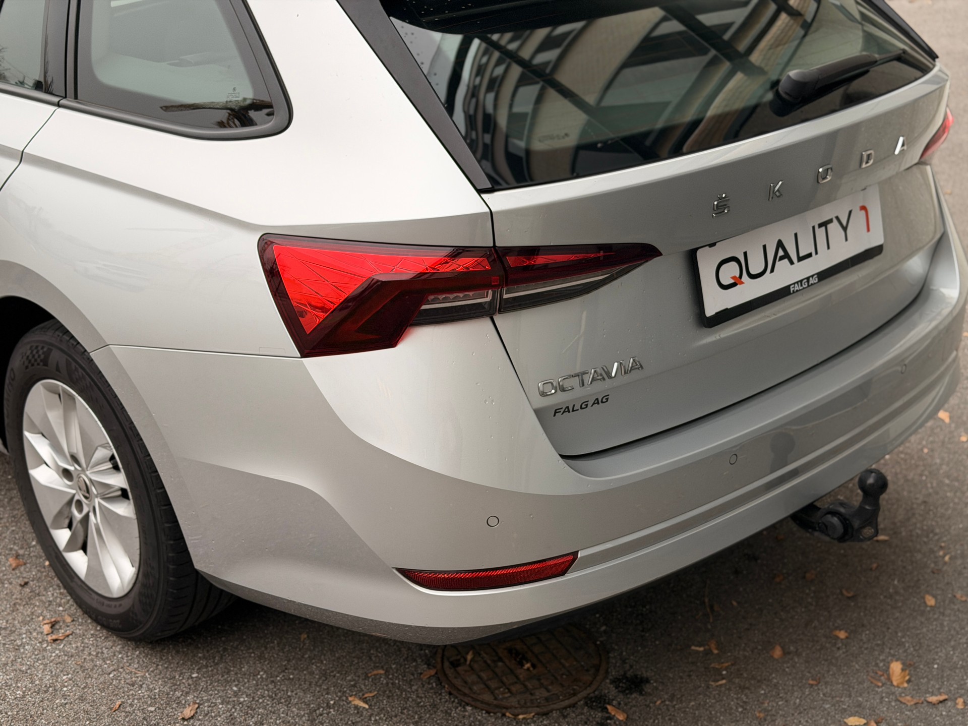 SKODA Octavia Combi 2.0 TDI DSG Ambition-image-10