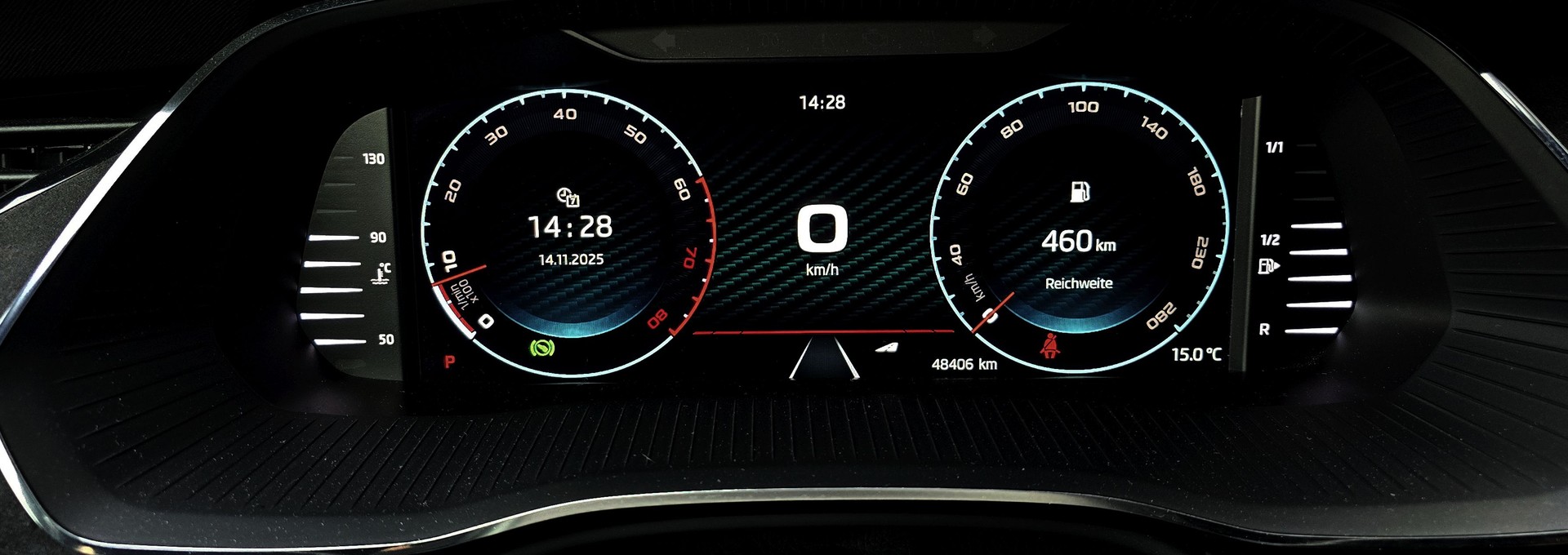 SKODA Octavia Combi 2.0 TSI DSG RS-image-9