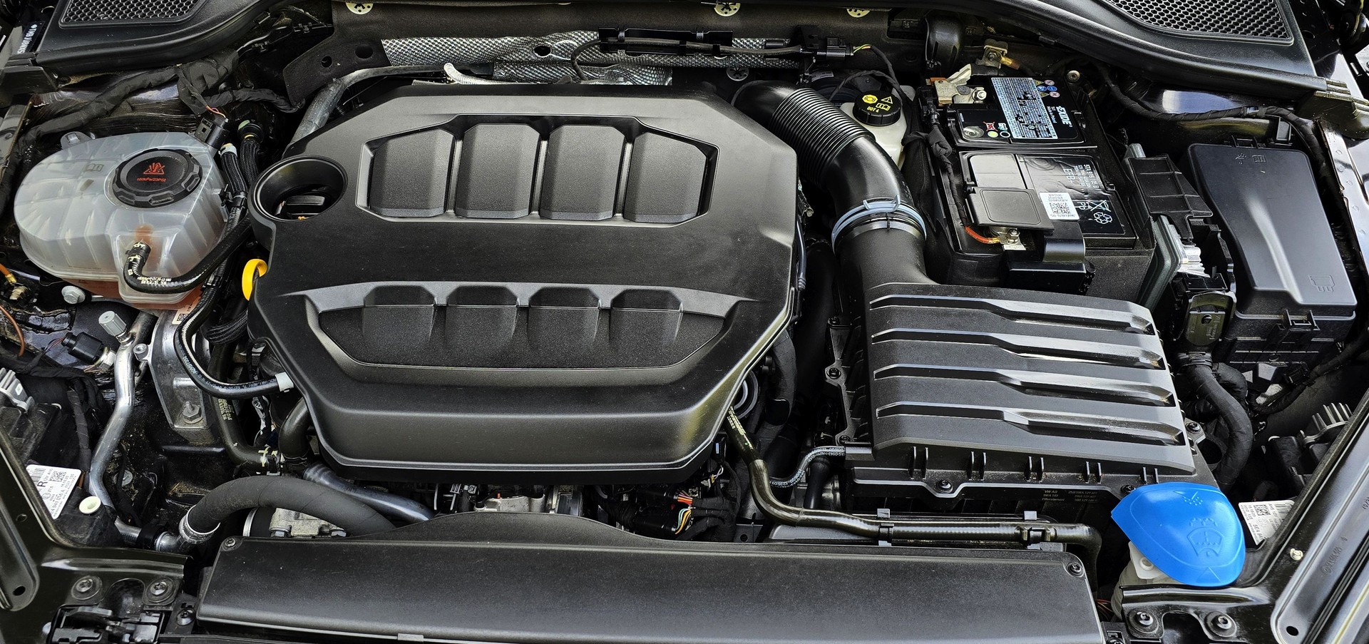 SKODA Octavia Combi 2.0 TSI DSG RS-image-12
