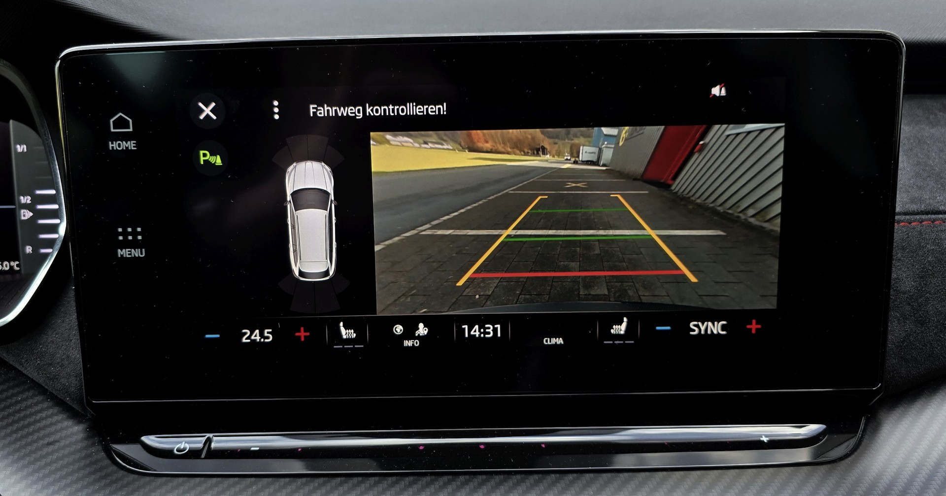 SKODA Octavia Combi 2.0 TSI DSG RS-image-10