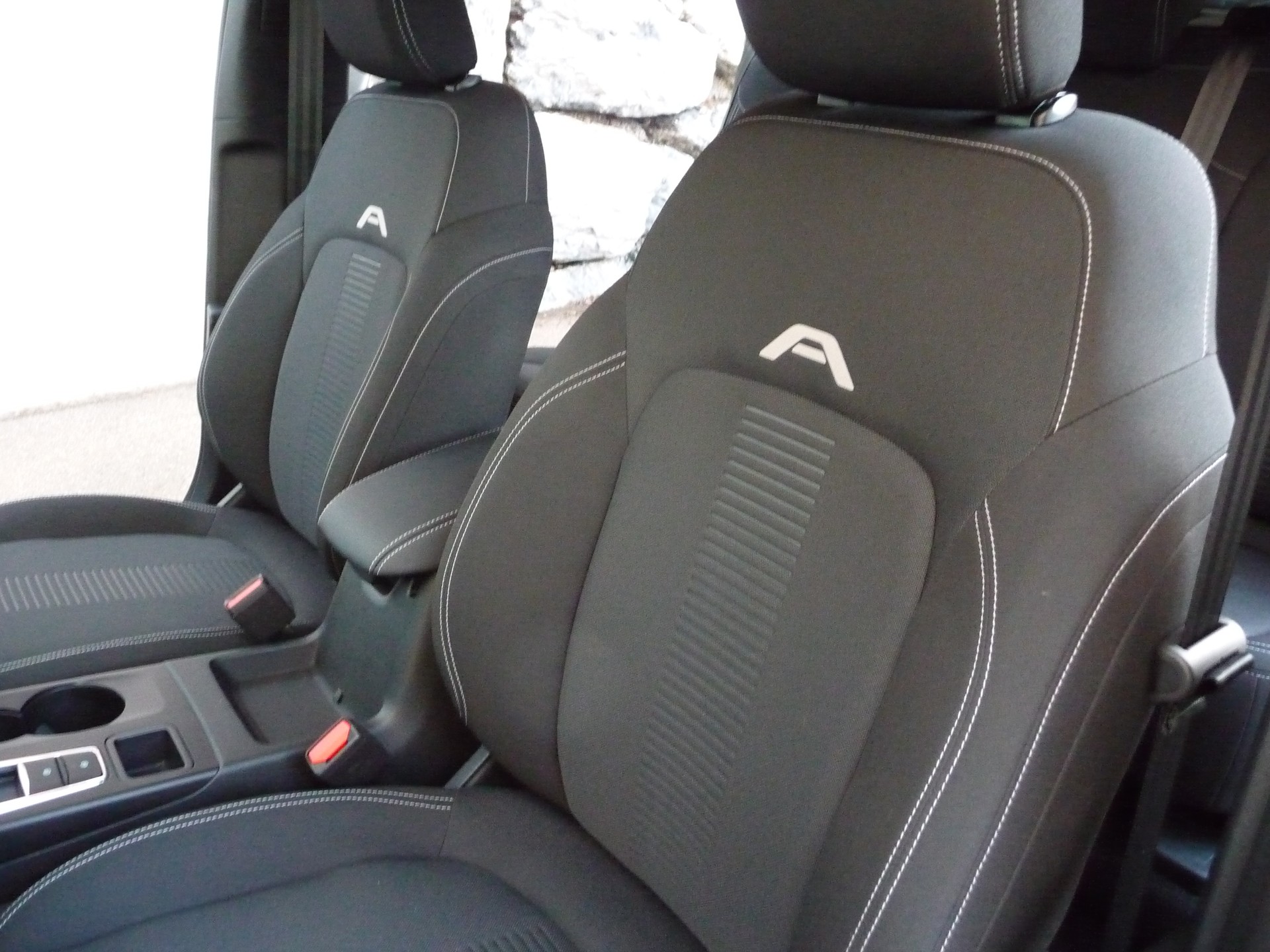 FORD Kuga 2.5 FHEV Active FWD mit Anhängekupplung-image-4