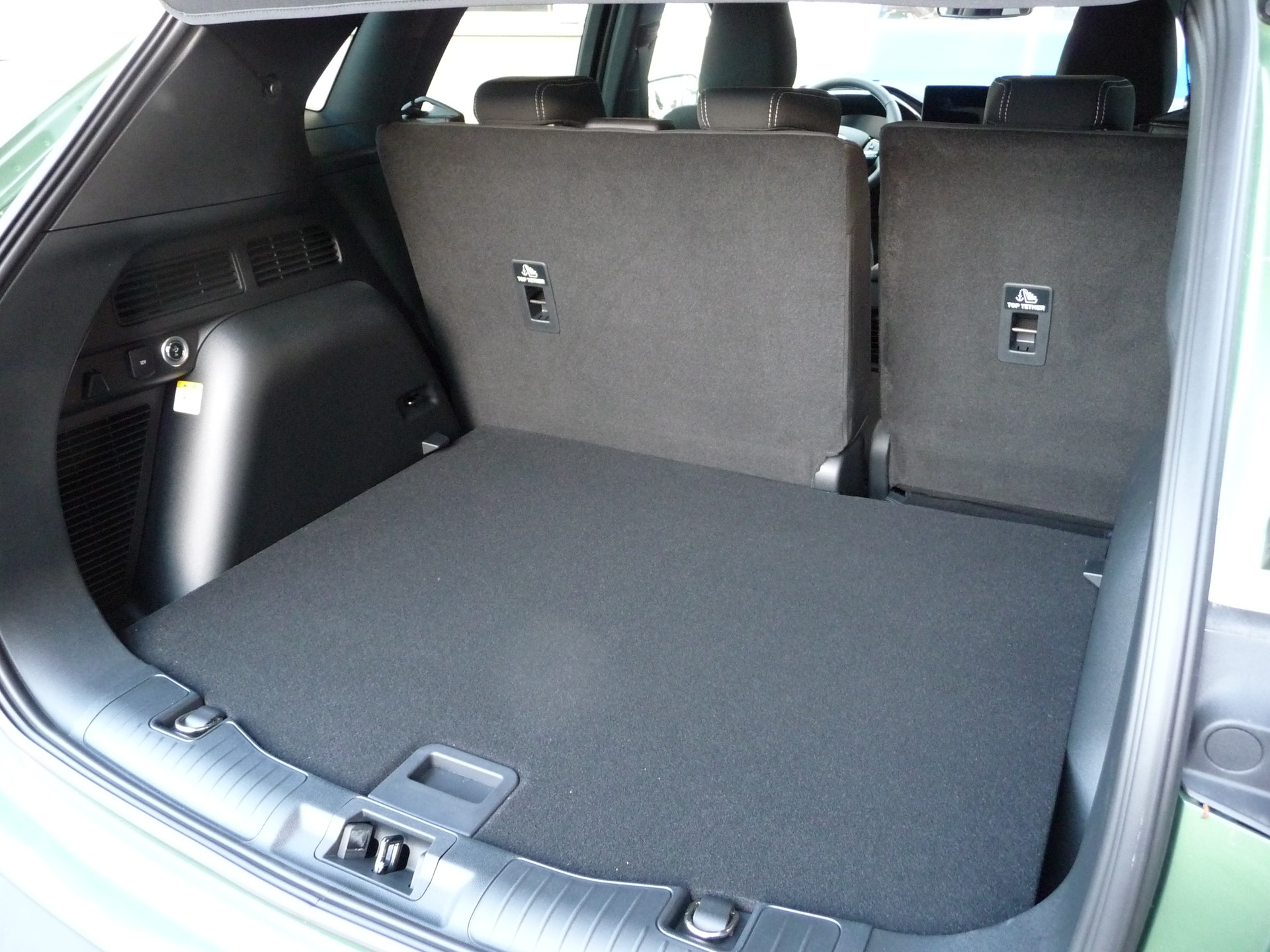 FORD Kuga 2.5 FHEV Active FWD mit Anhängekupplung-image-12