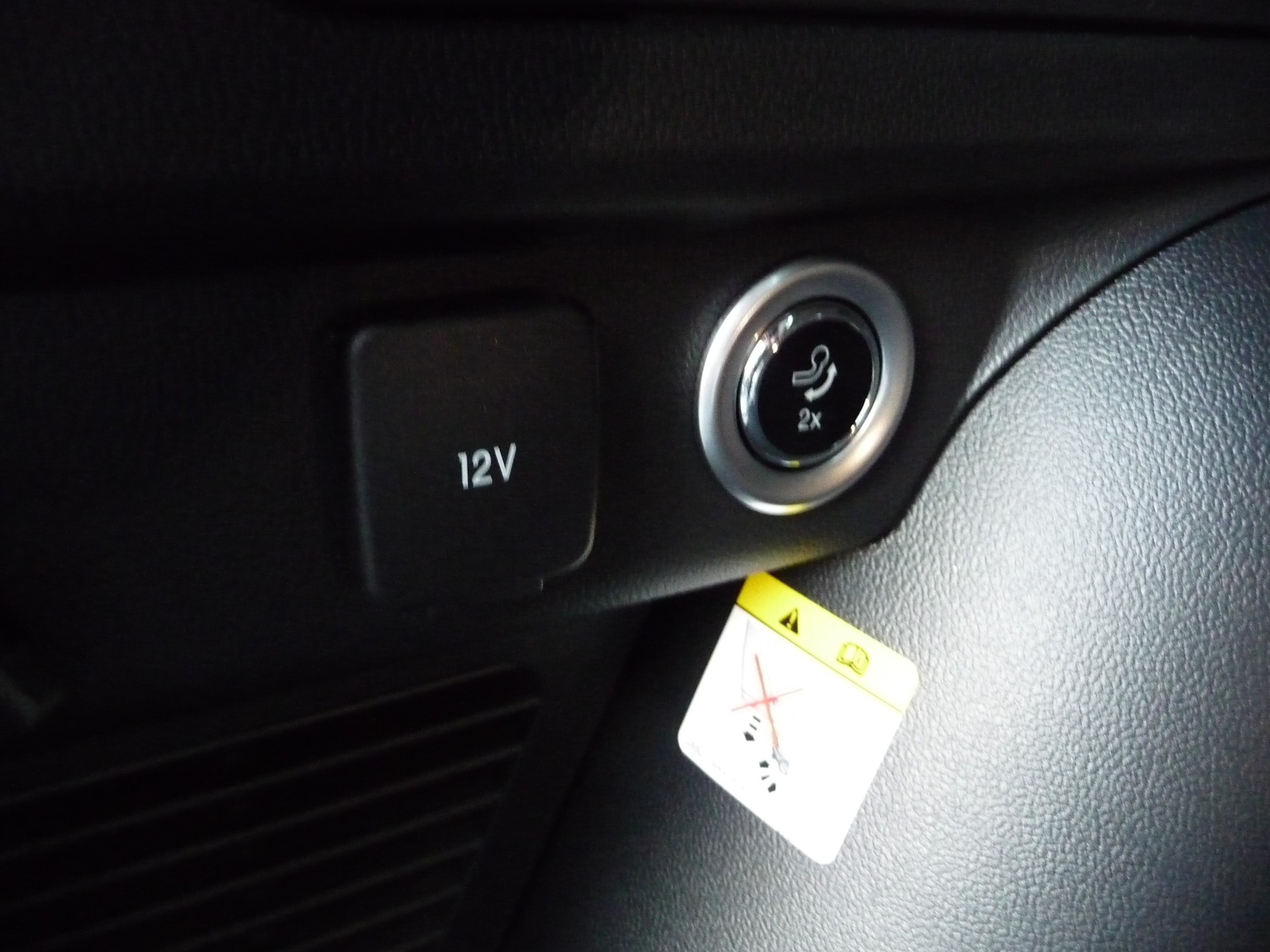 FORD Kuga 2.5 FHEV Active FWD mit Anhängekupplung-image-13