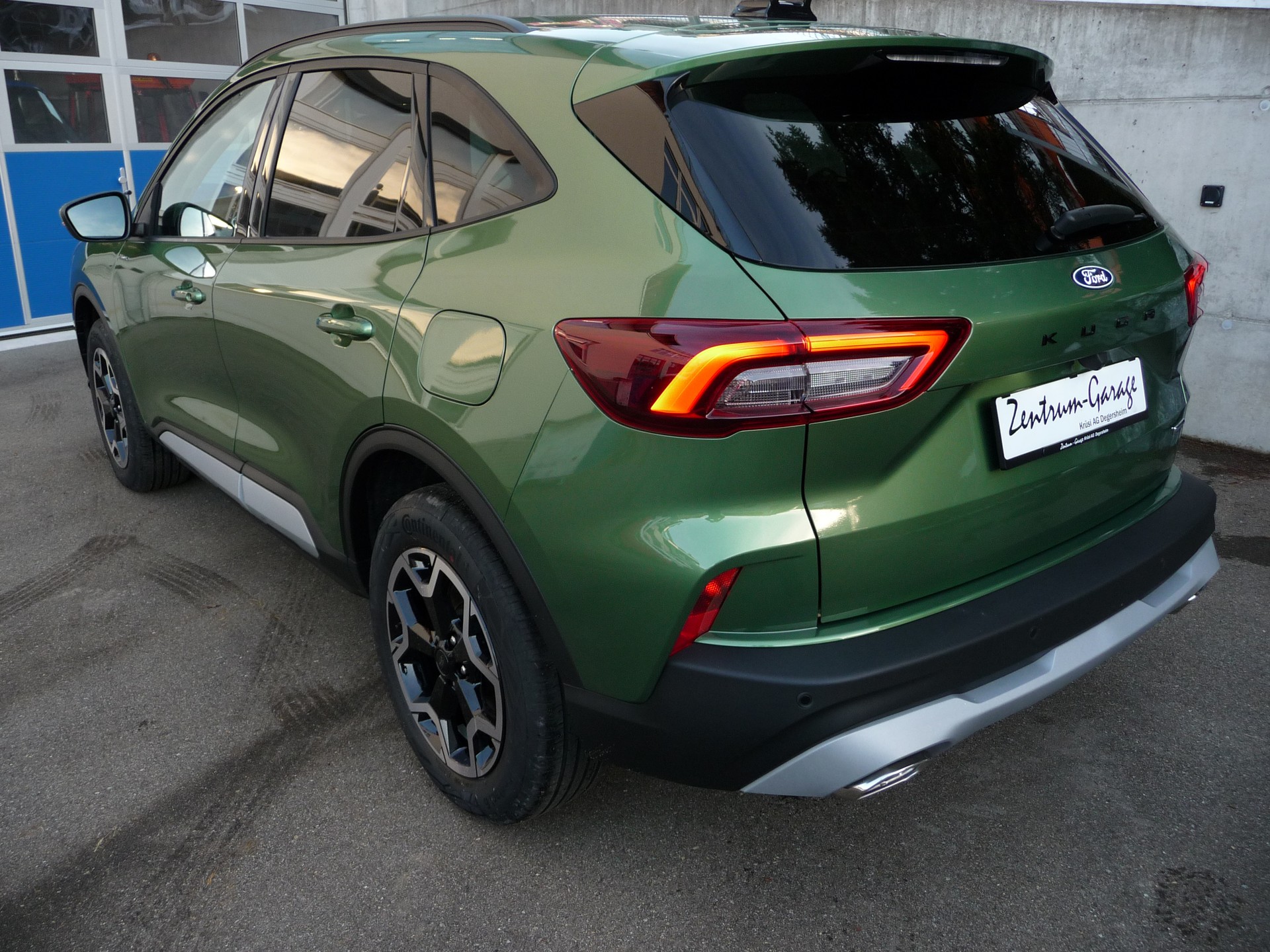 FORD Kuga 2.5 FHEV Active FWD mit Anhängekupplung-image-1
