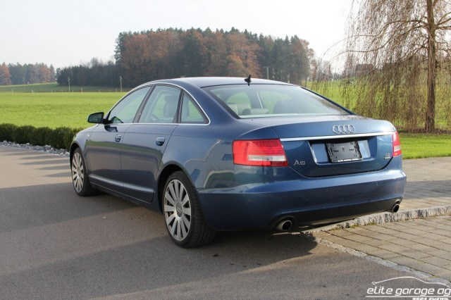 AUDI A6 4.2 V8 quattro-image-1