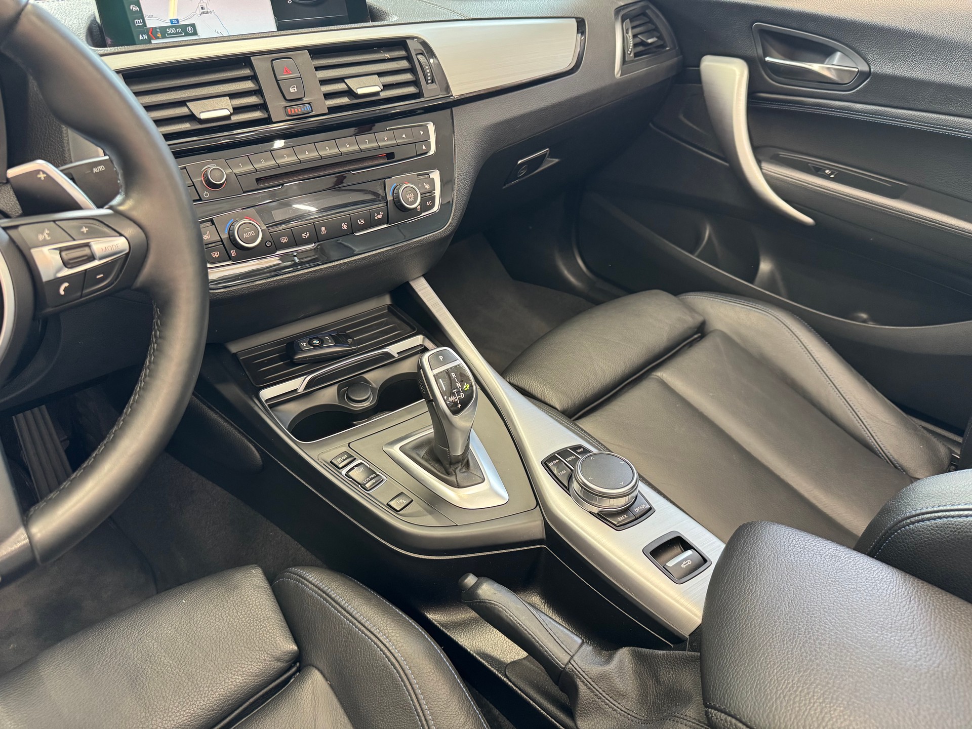 BMW M240i xDrive Steptronic-image-5