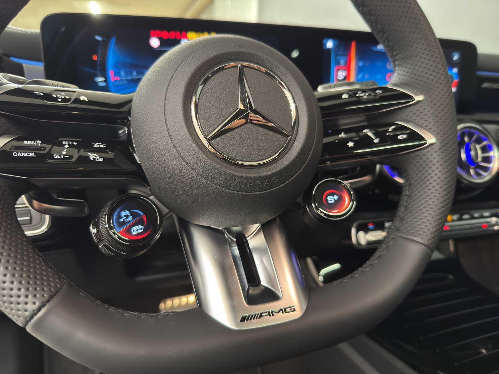 MERCEDES-BENZ AMG A 45 S 4Matic+-image-14