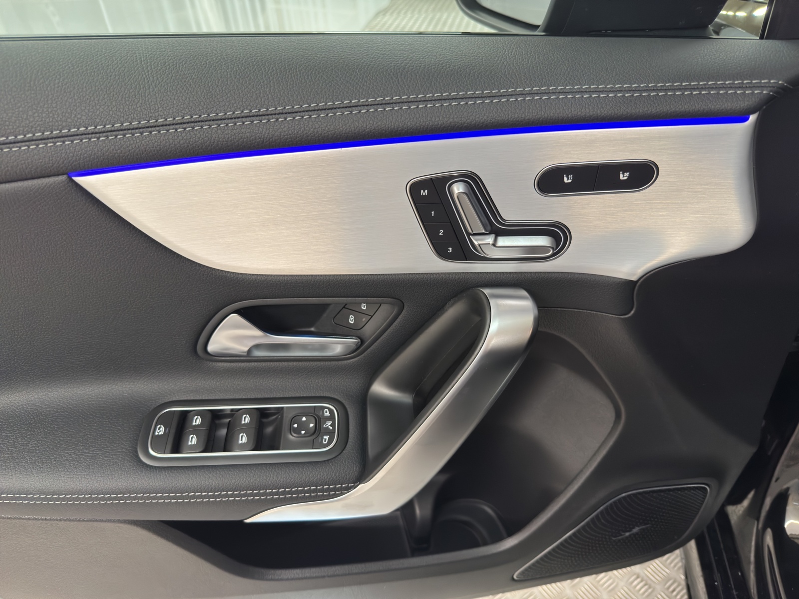 MERCEDES-BENZ AMG A 45 S 4Matic+-image-11