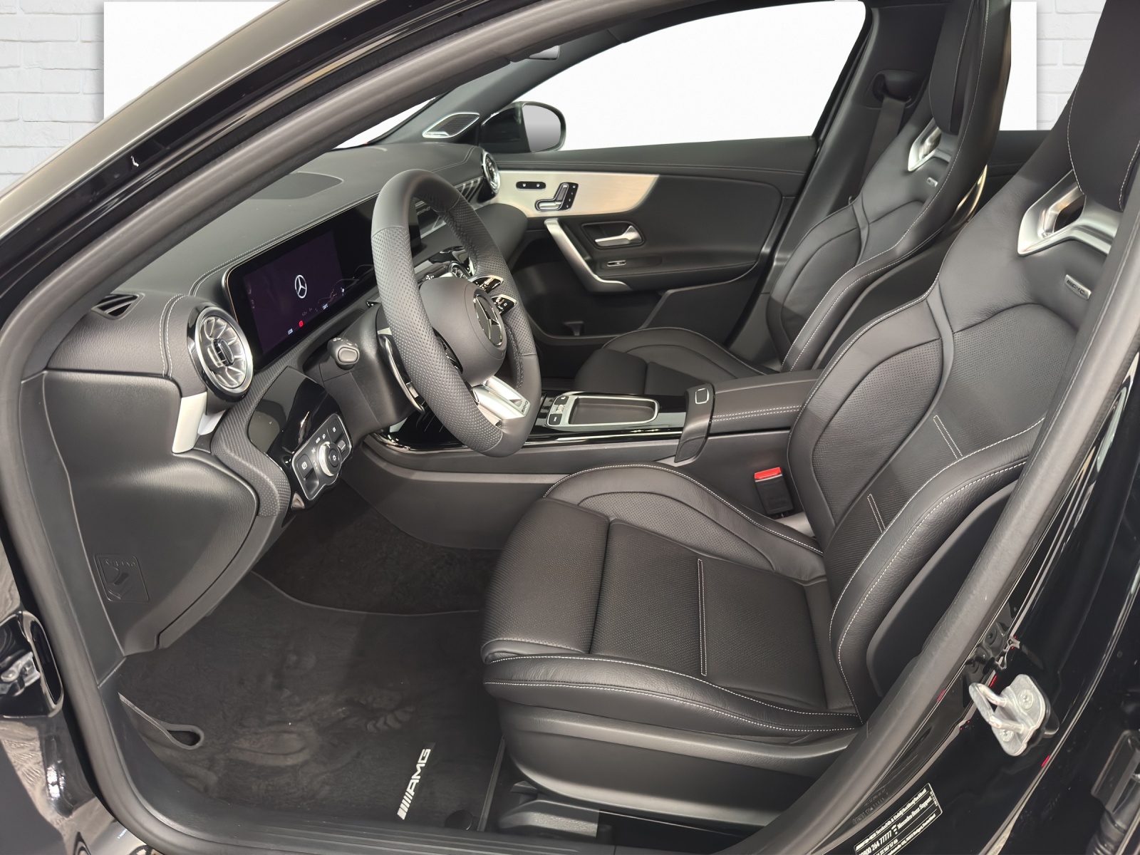 MERCEDES-BENZ AMG A 45 S 4Matic+-image-6