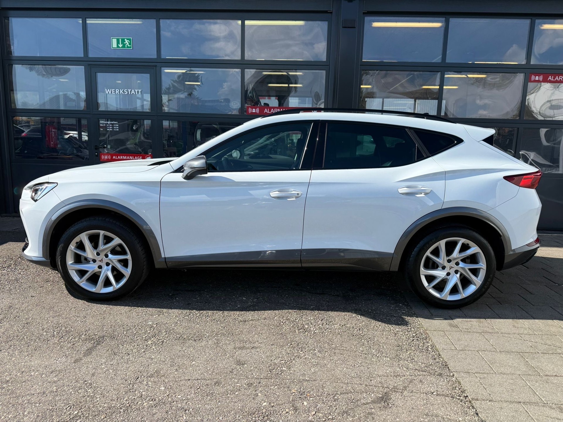 CUPRA Formentor 1.5 TSI DSG-image-2