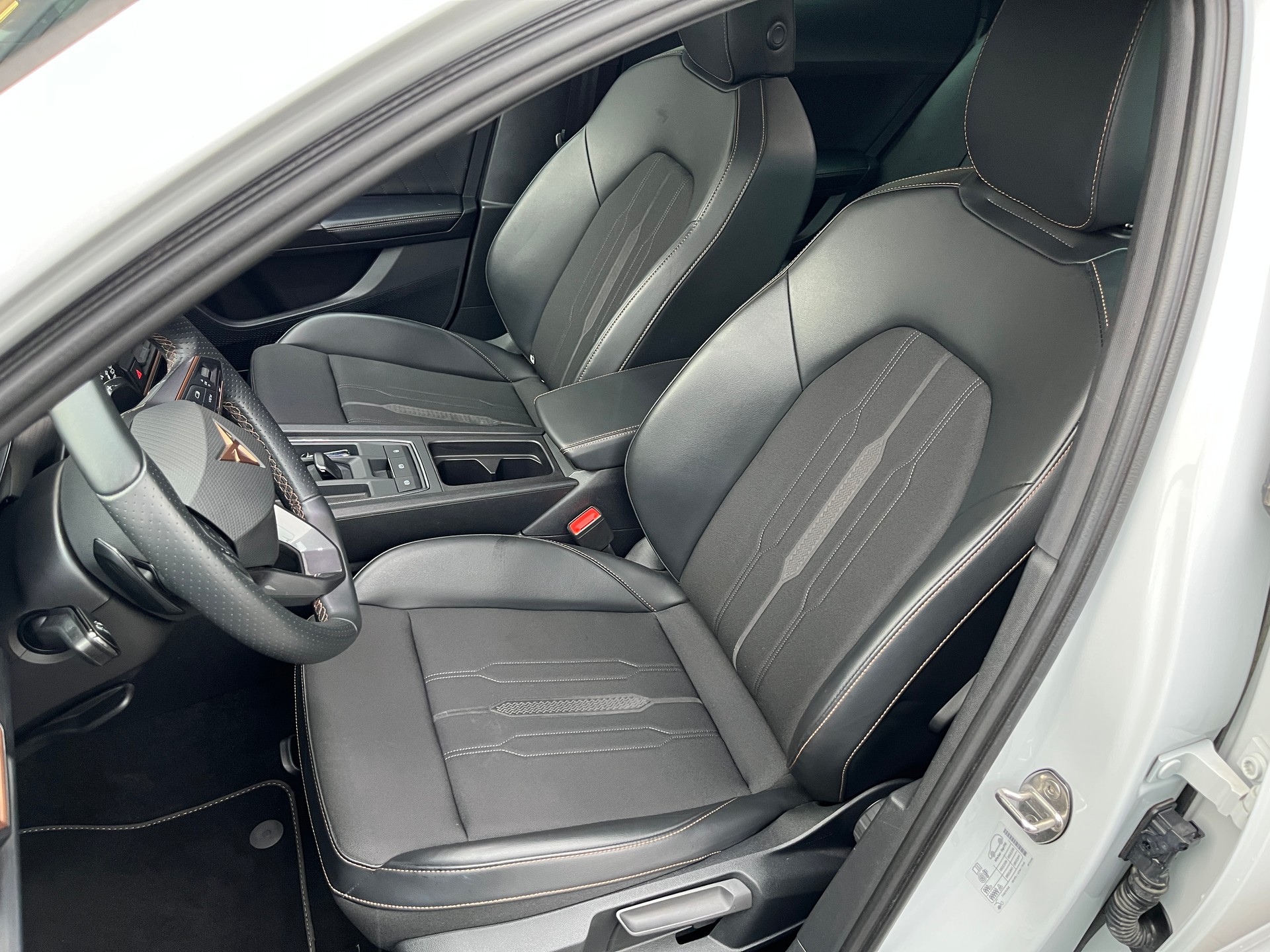 CUPRA Formentor 1.5 TSI DSG-image-8