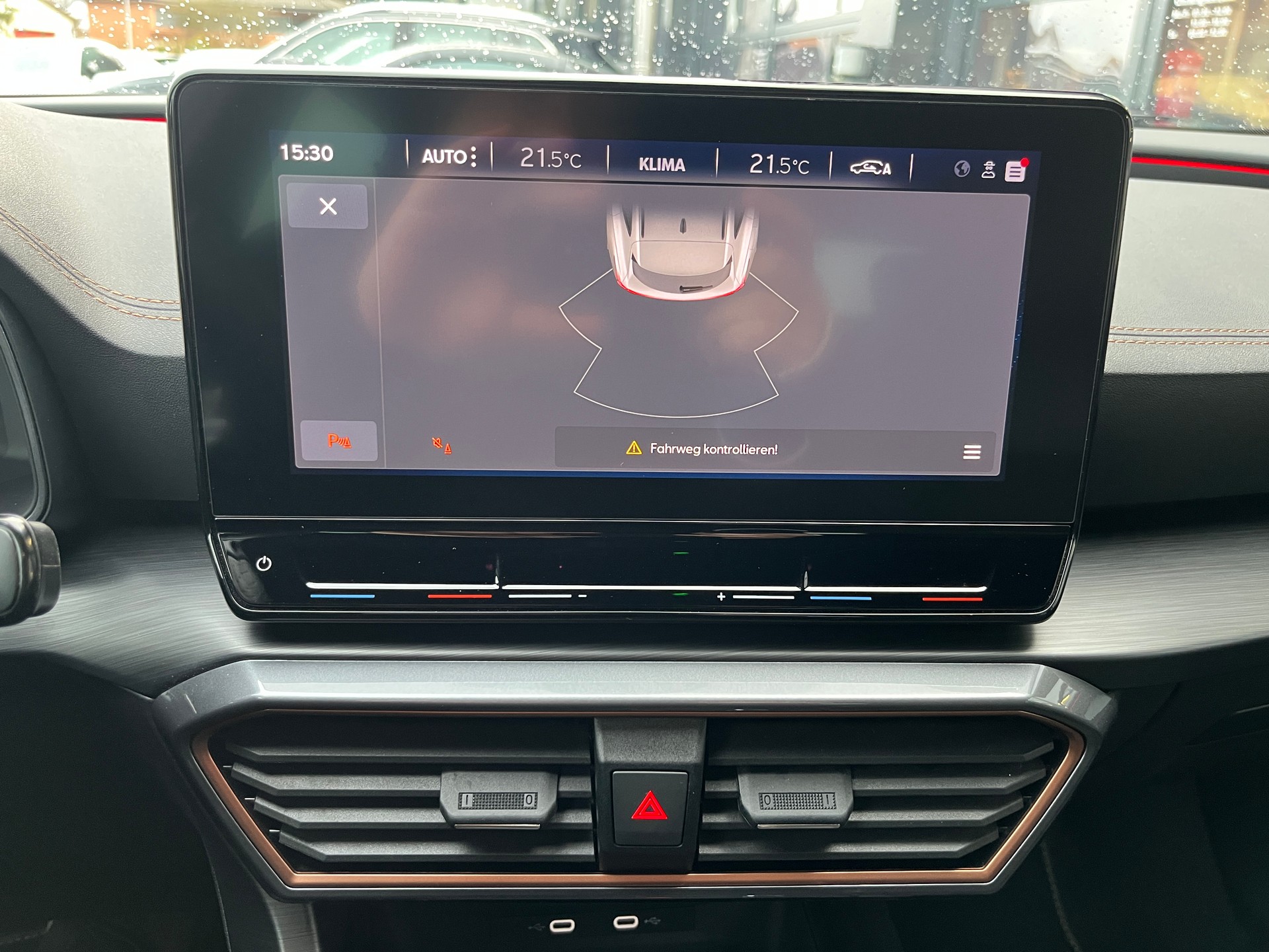 CUPRA Formentor 1.5 TSI DSG-image-12