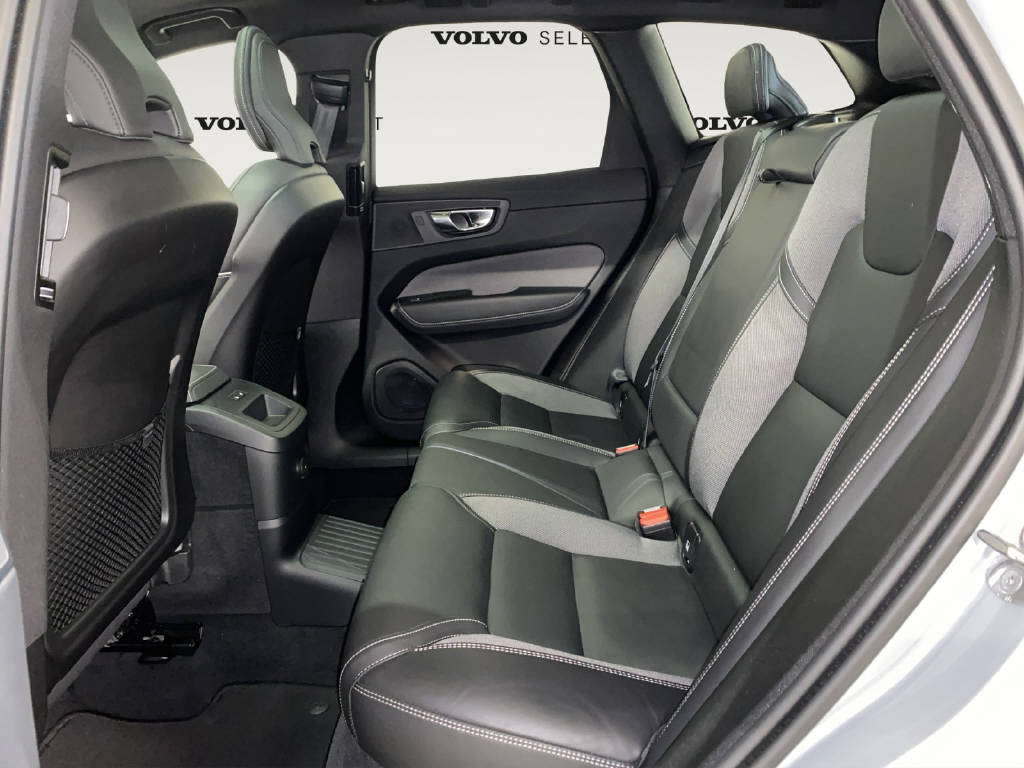 VOLVO XC60 2.0 T8 TE Plus Dark eAWD-image-12