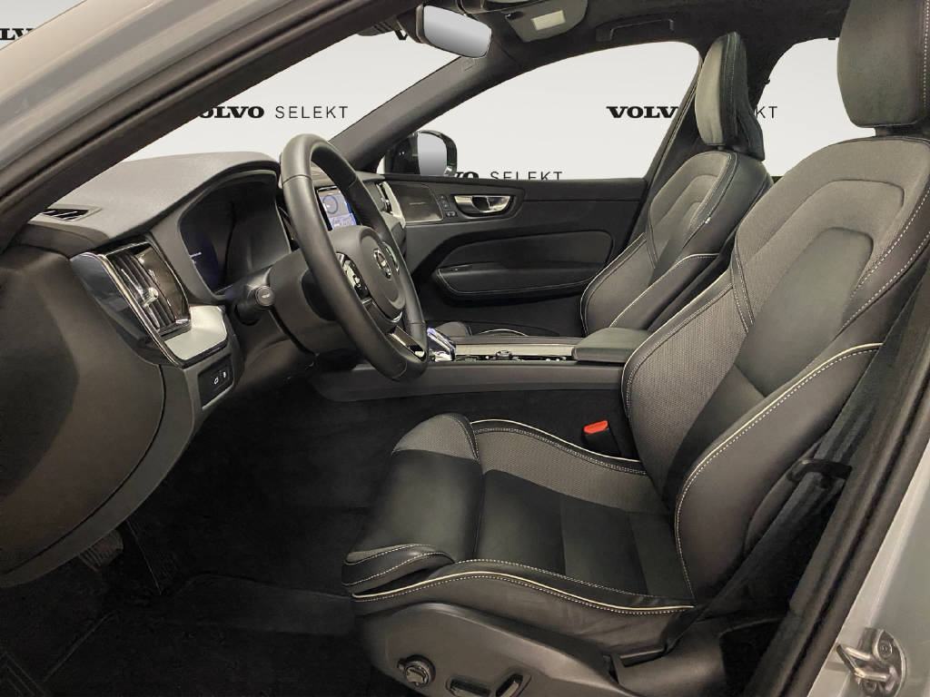 VOLVO XC60 2.0 T8 TE Plus Dark eAWD-image-5