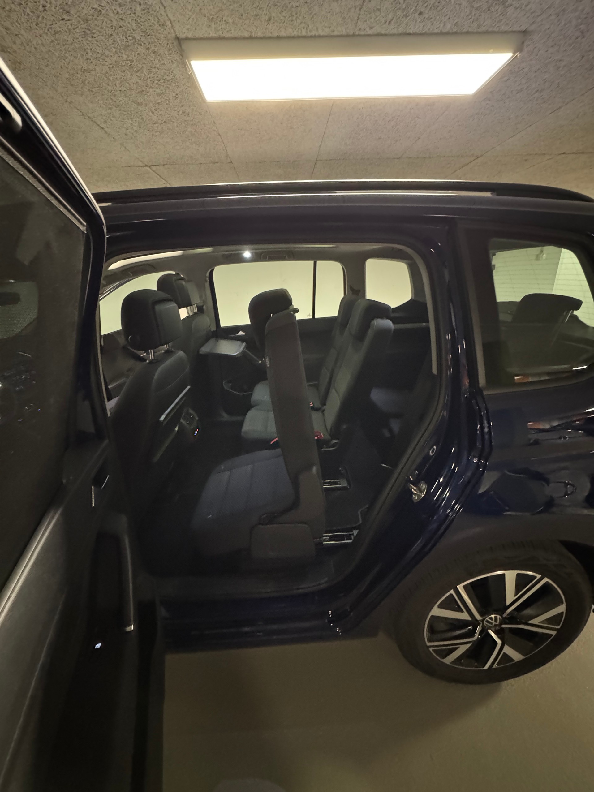 VW Touran 2.0 TDI Comfortline-image-14