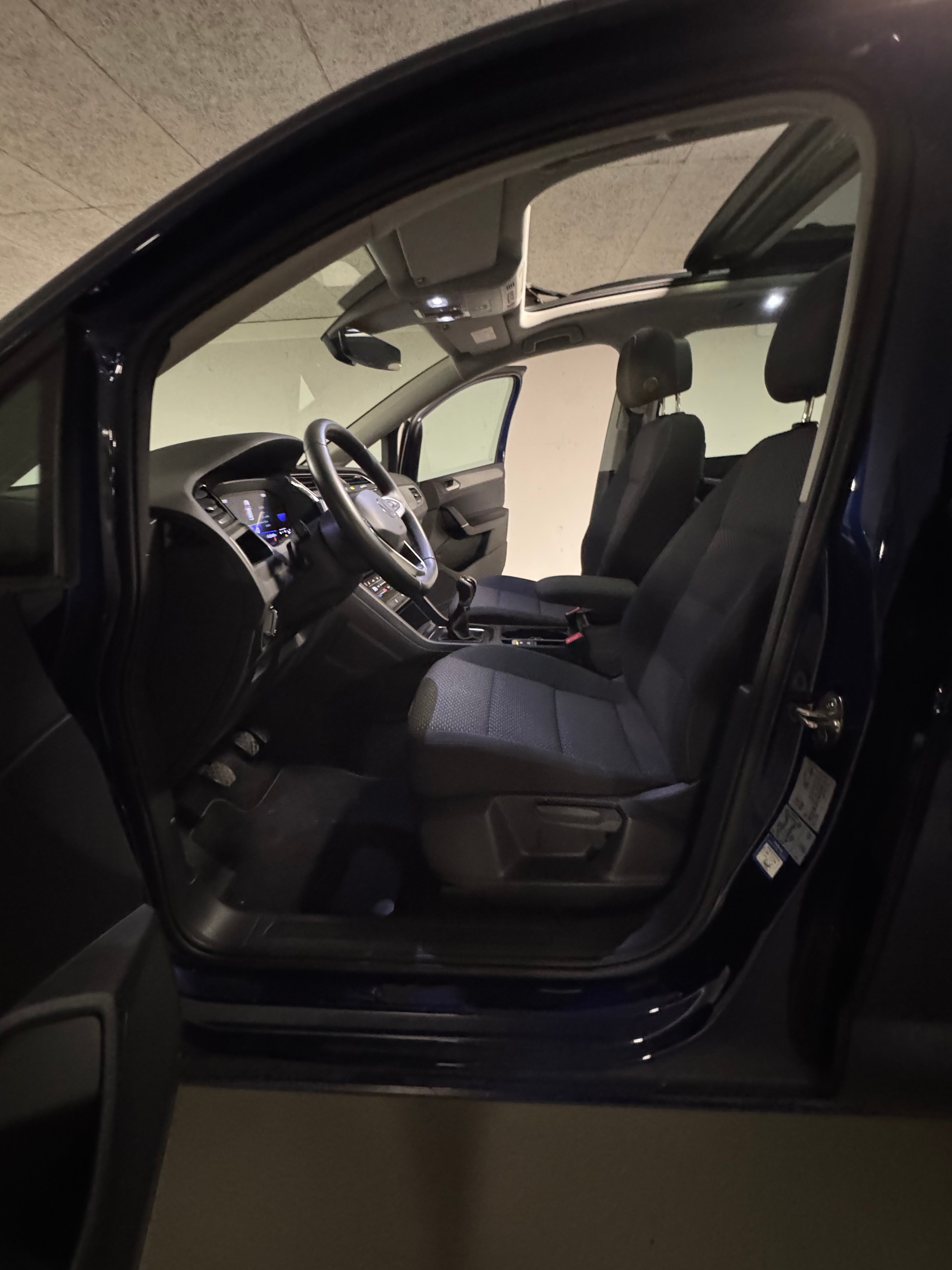 VW Touran 2.0 TDI Comfortline-image-13