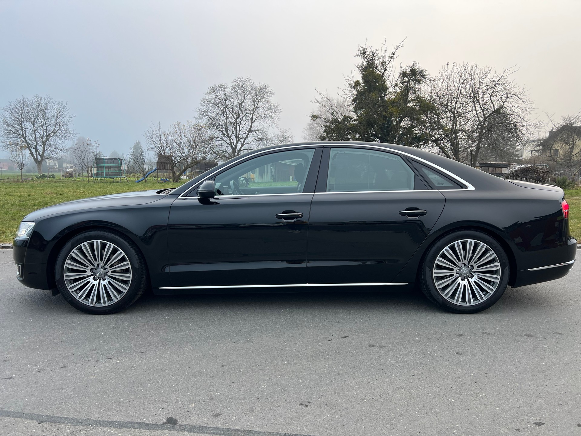 AUDI A8 3.0 TDI quattro tiptronic-image-2