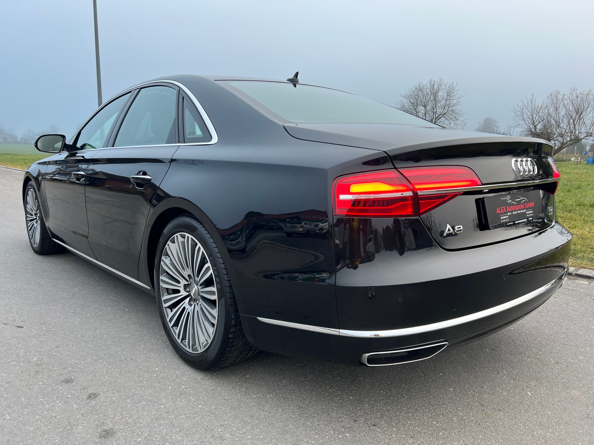 AUDI A8 3.0 TDI quattro tiptronic-image-3