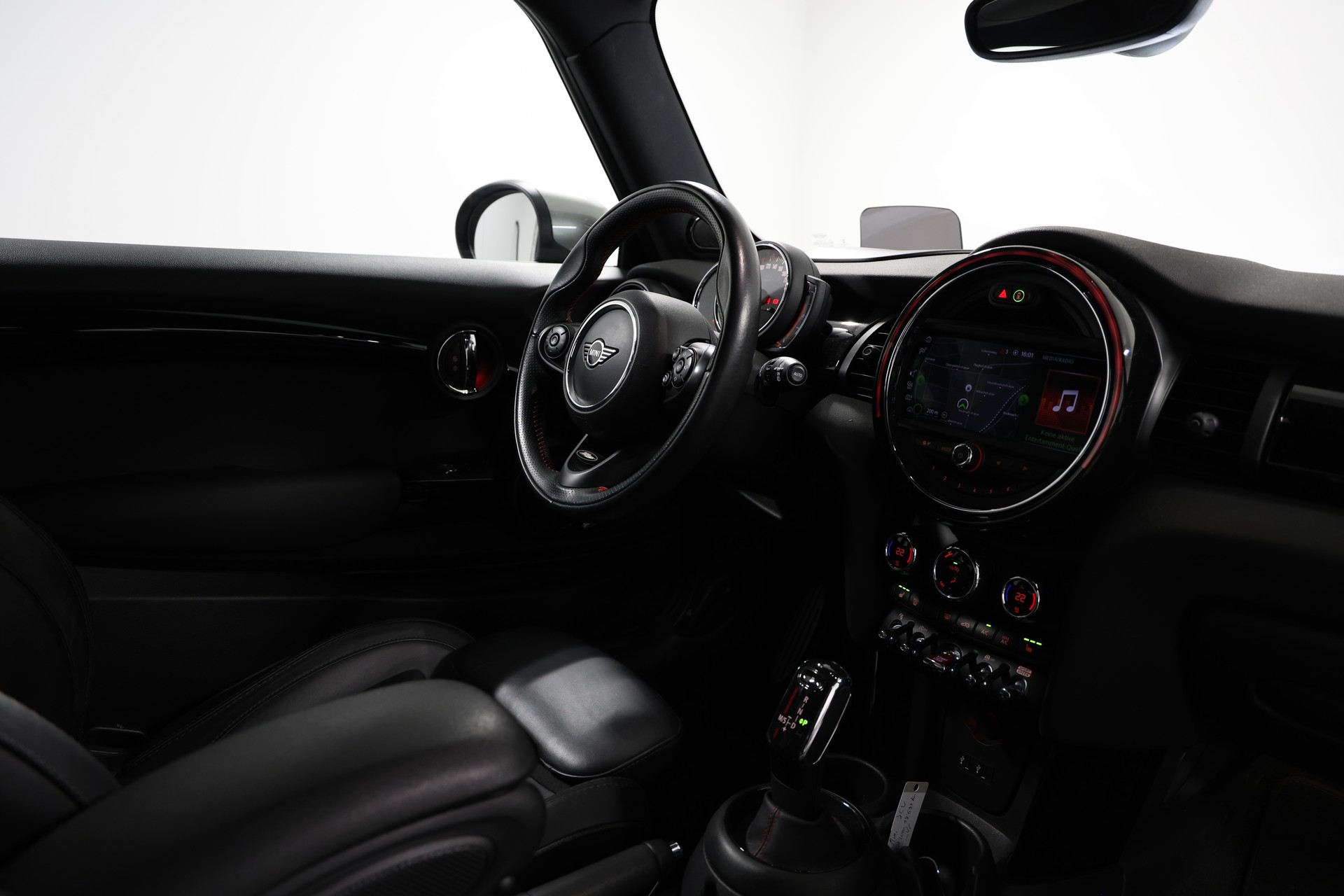 MINI Cooper John Cooper Works Steptronic-image-11