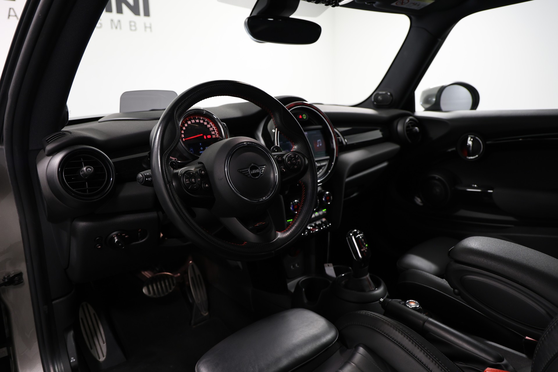 MINI Cooper John Cooper Works Steptronic-image-6