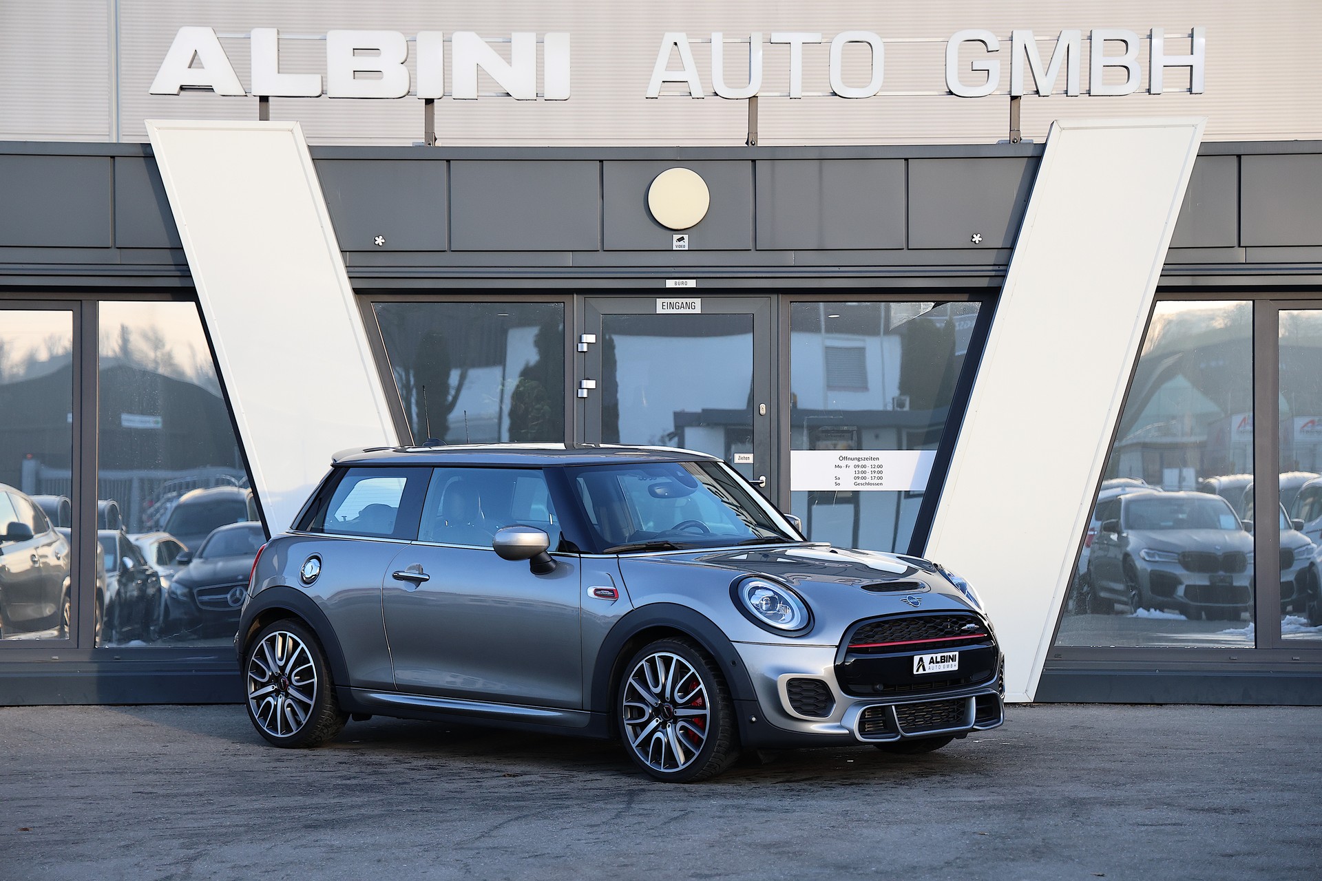 MINI Cooper John Cooper Works Steptronic-image-1