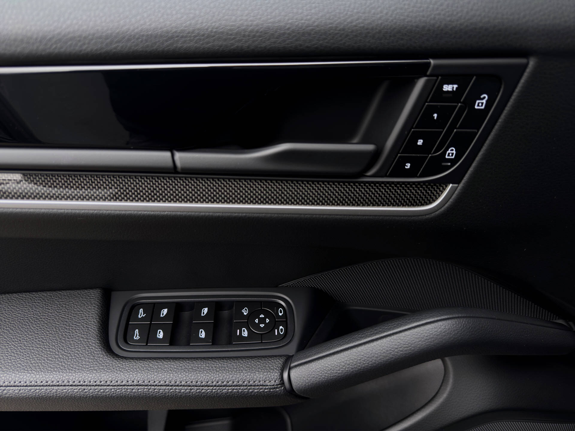 PORSCHE Cayenne Coupé-image-10