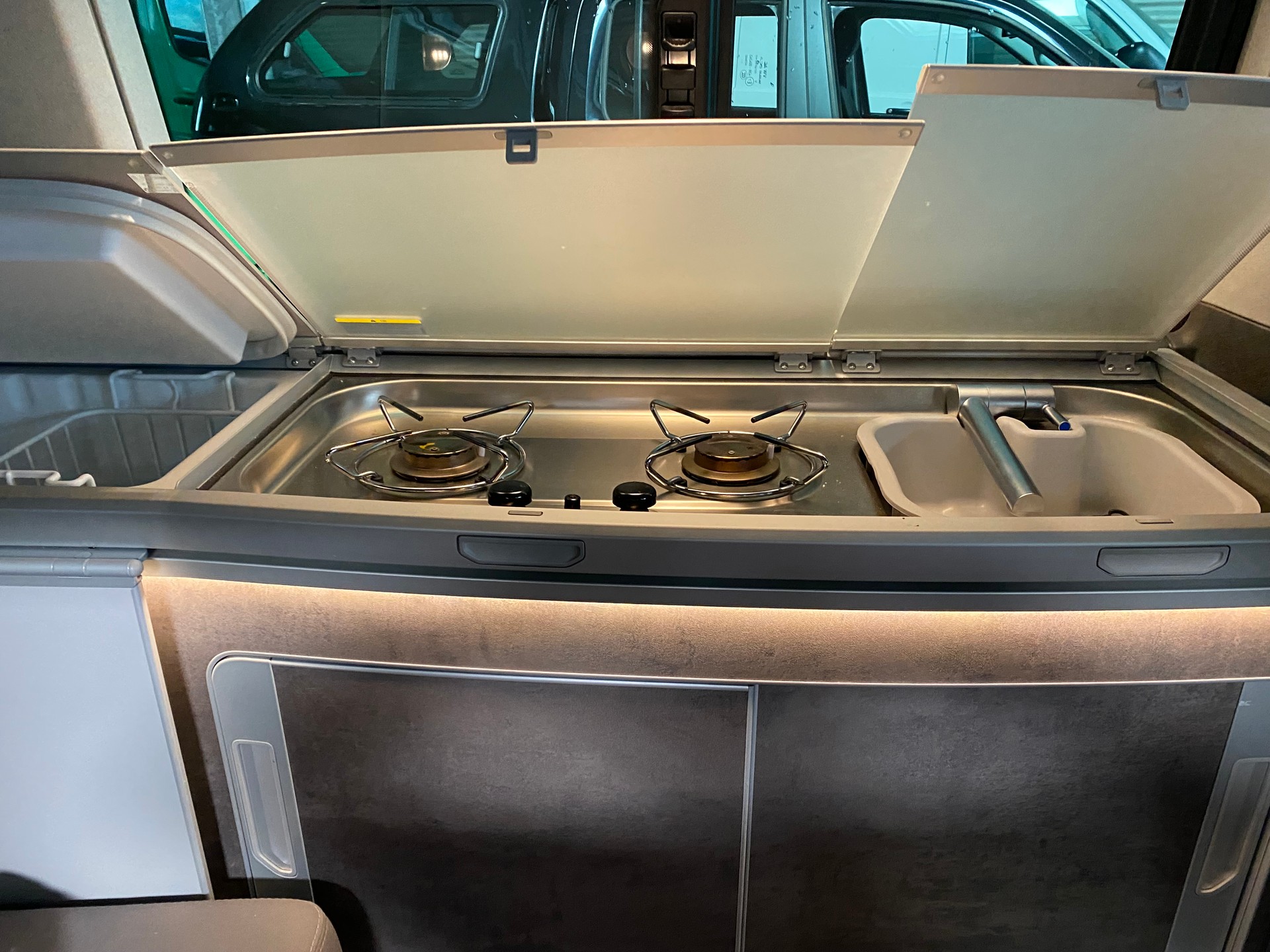 VW T6.1 California 2.0 TDI Ocean Liberty 4Motion DSG-image-10