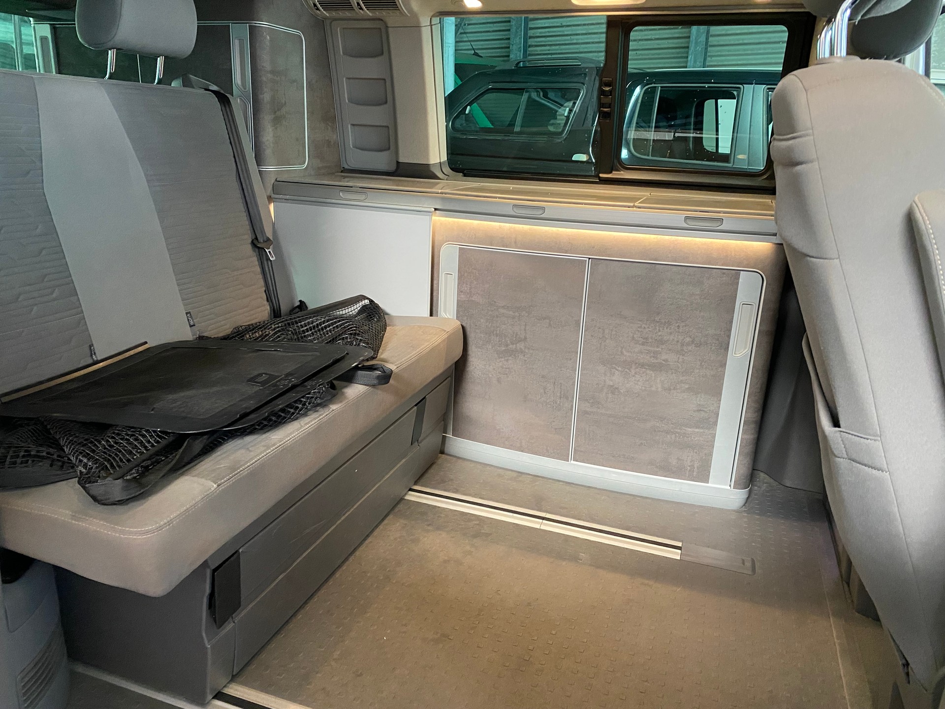 VW T6.1 California 2.0 TDI Ocean Liberty 4Motion DSG-image-9