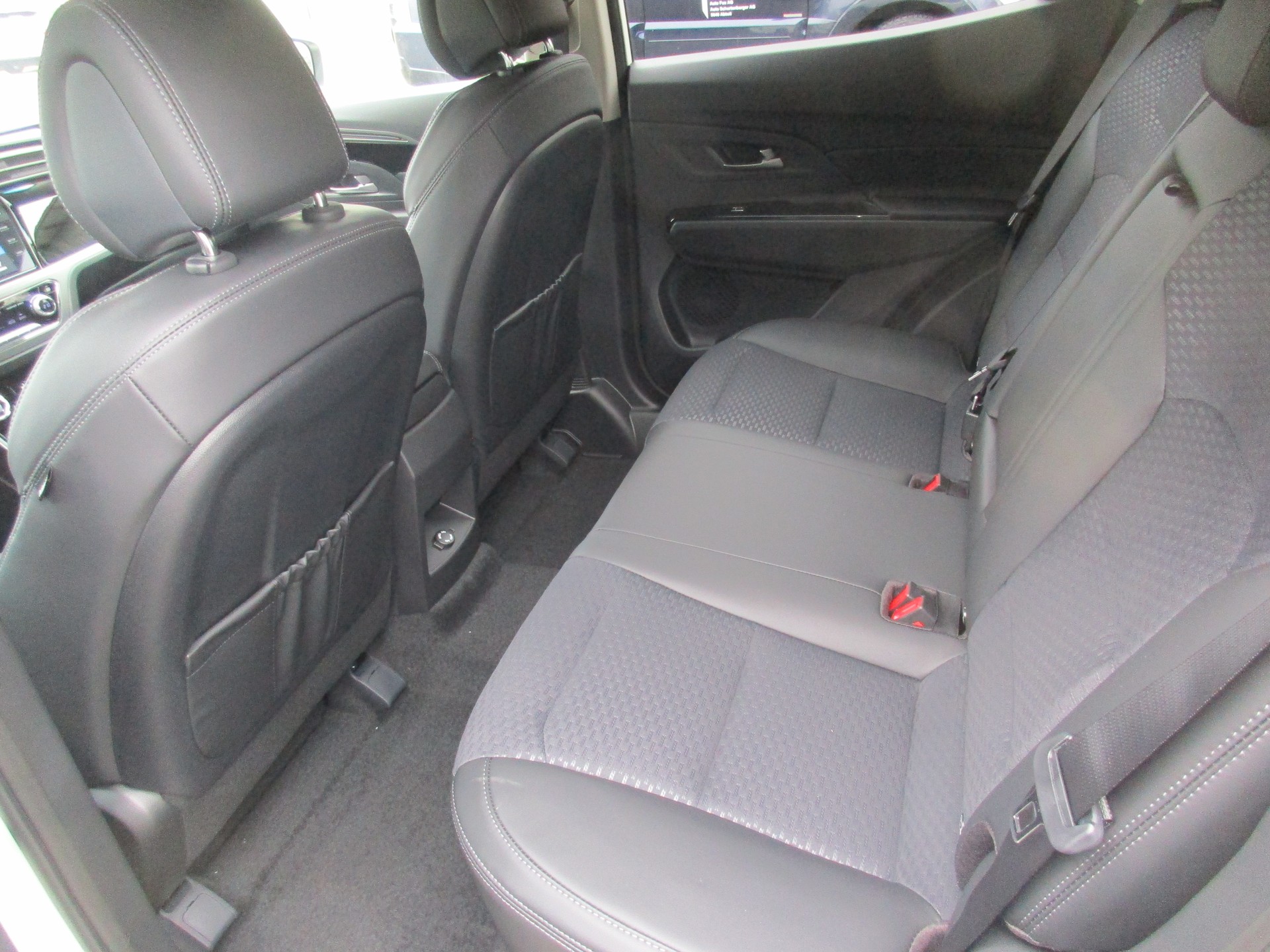 KGM-SsangYong Korando 1.5 T GDI Titanium 4WD Automat-image-5