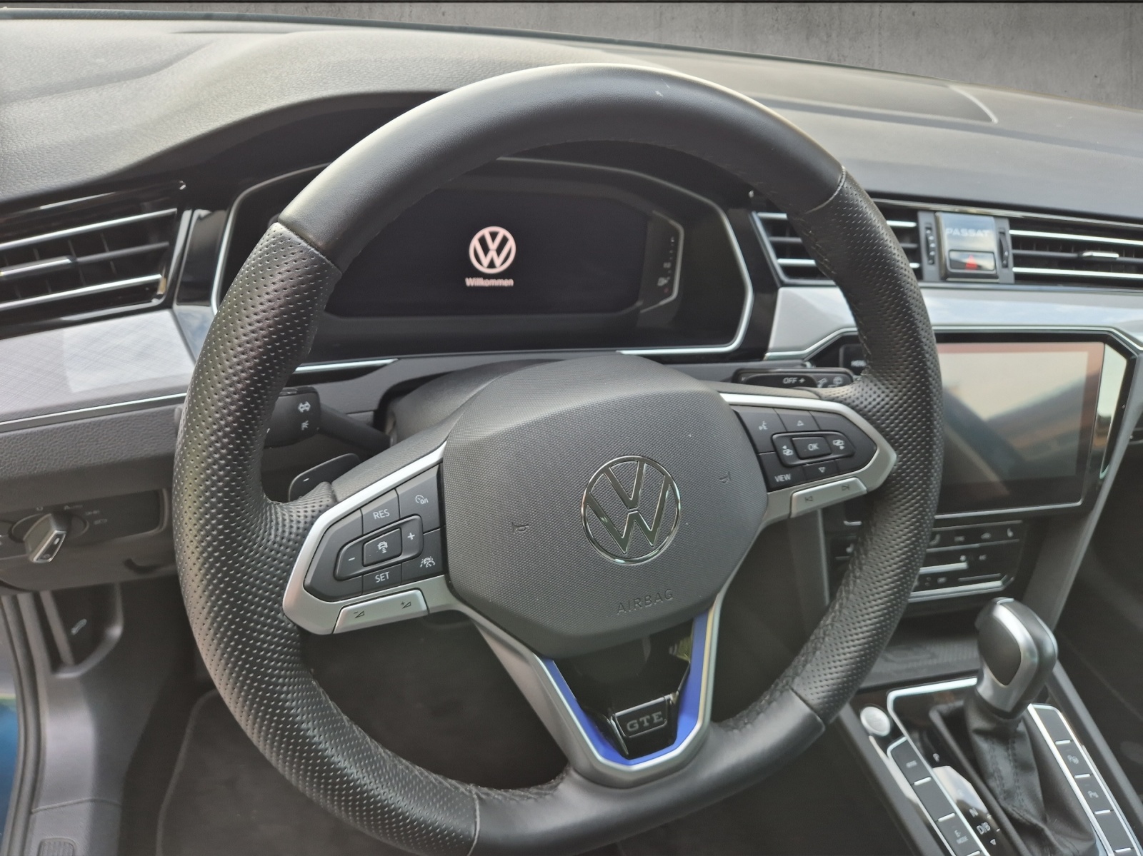VW Passat Variant 1.4 TSI GTE Hybrid DSG-image-10