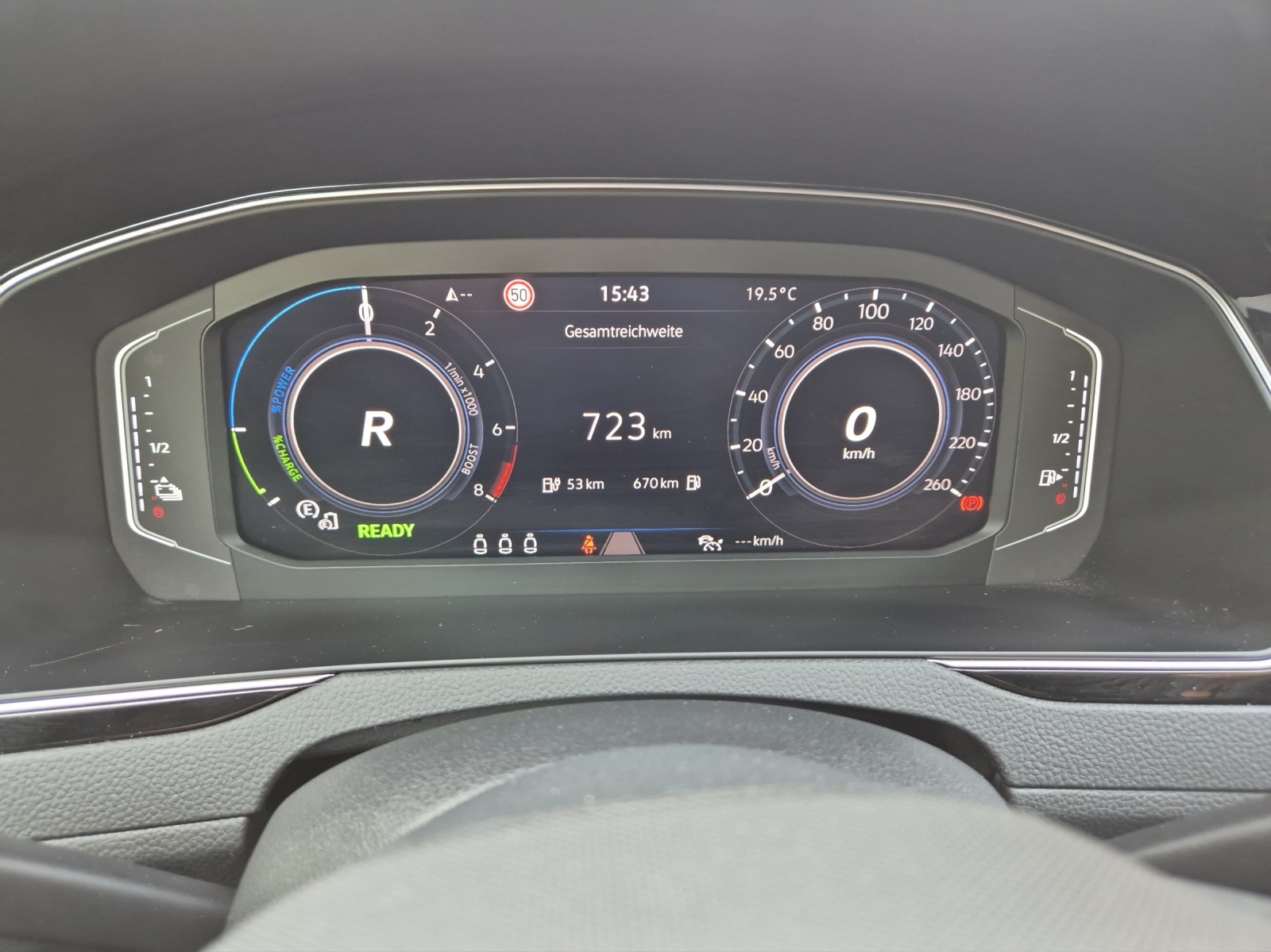 VW Passat Variant 1.4 TSI GTE Hybrid DSG-image-11