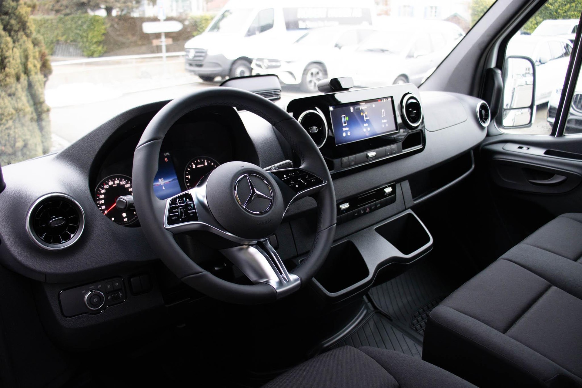 MERCEDES-BENZ Sprinter 319 CDI Pritsche PRO Standard-image-8