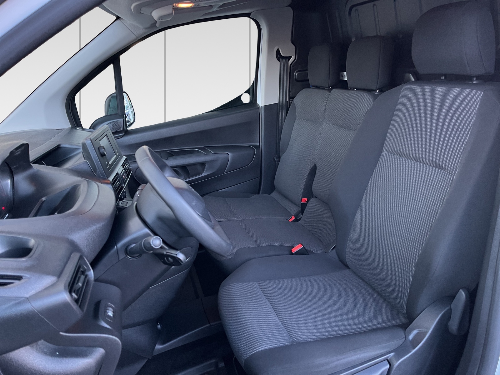 PEUGEOT Partner 1.2 Pure Tech 110 Standard 650kg-image-6