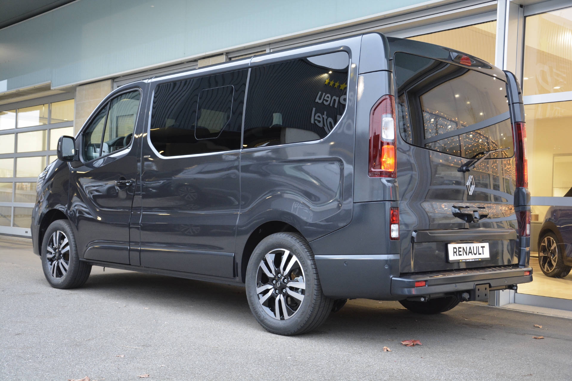RENAULT Trafic Passenger & Spaceclass SPACECLASS Blue dCi 170 Automat-image-3