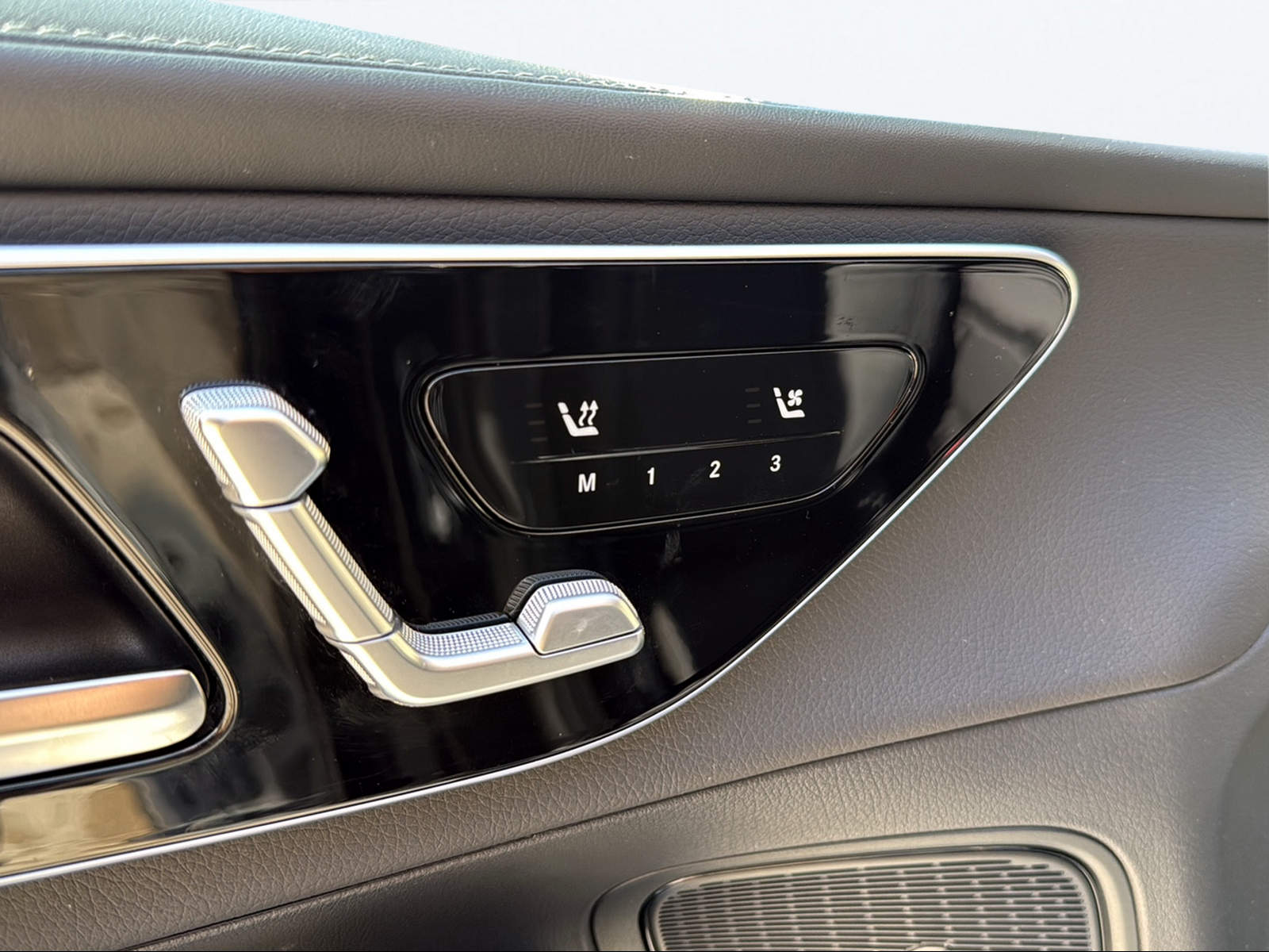 MERCEDES-BENZ GLC 300 de 4Matic 9G-Tronic-image-15