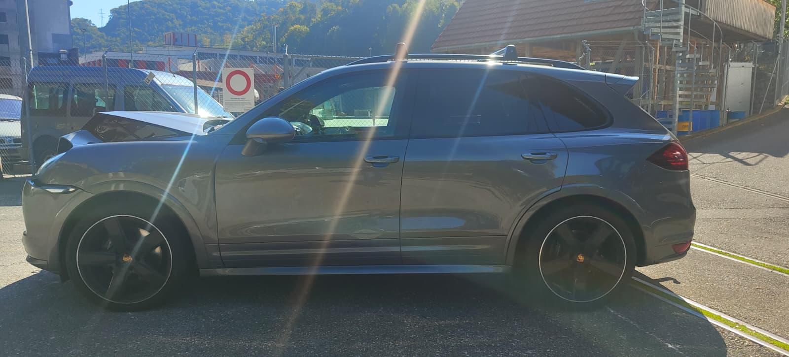PORSCHE Cayenne GTS-image-1
