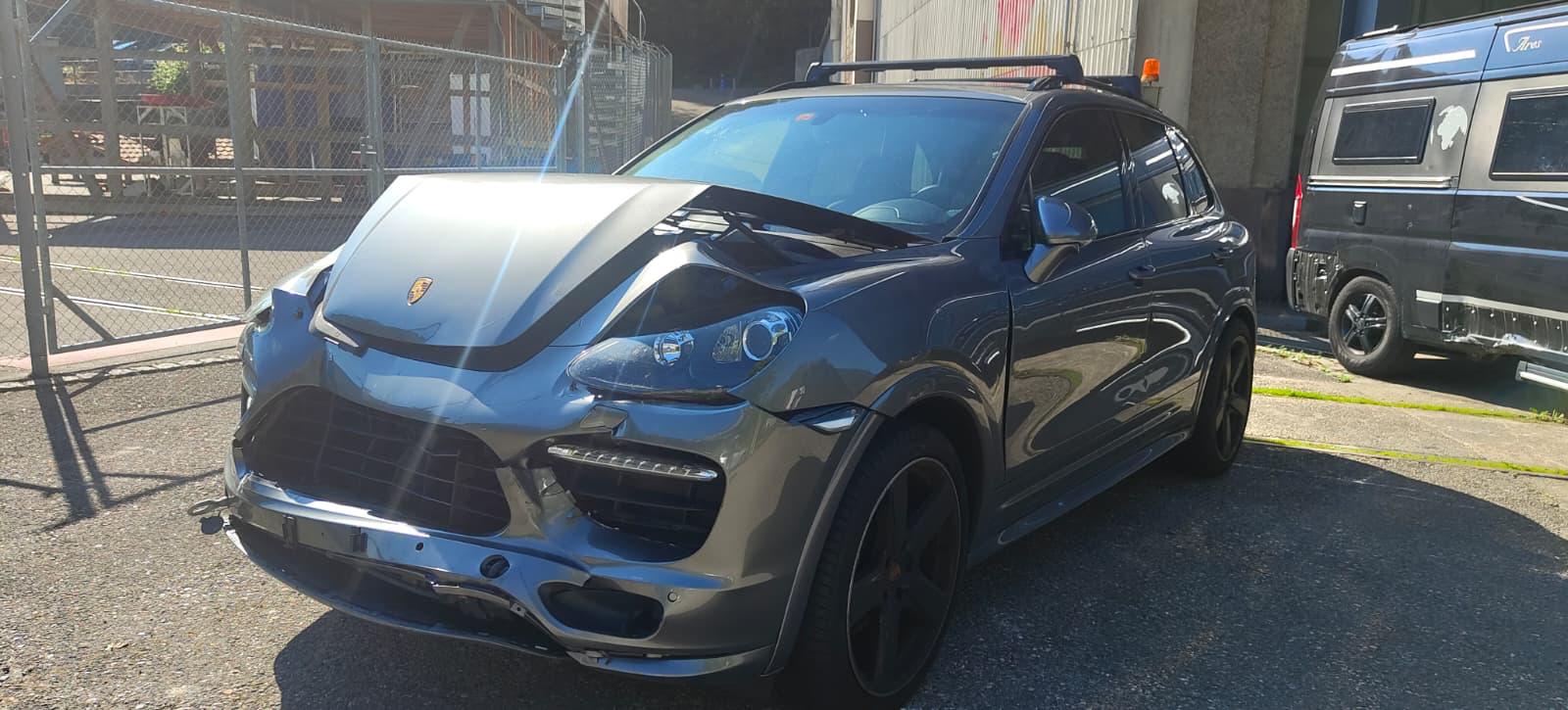 PORSCHE Cayenne GTS-image-0
