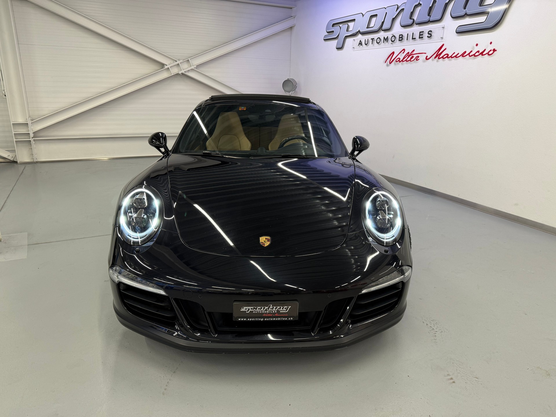 PORSCHE 911 Carrera 4 GTS PDK CH AUTO-image-4