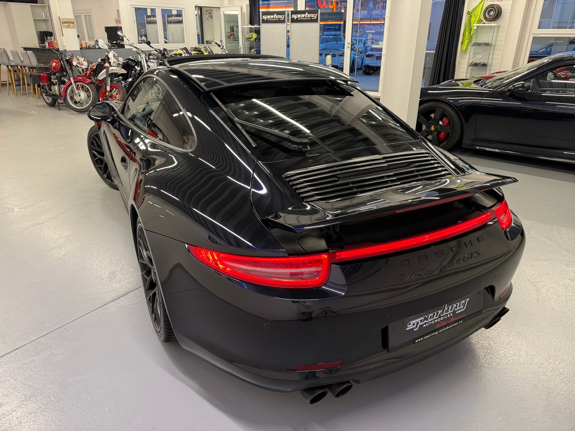 PORSCHE 911 Carrera 4 GTS PDK CH AUTO-image-12