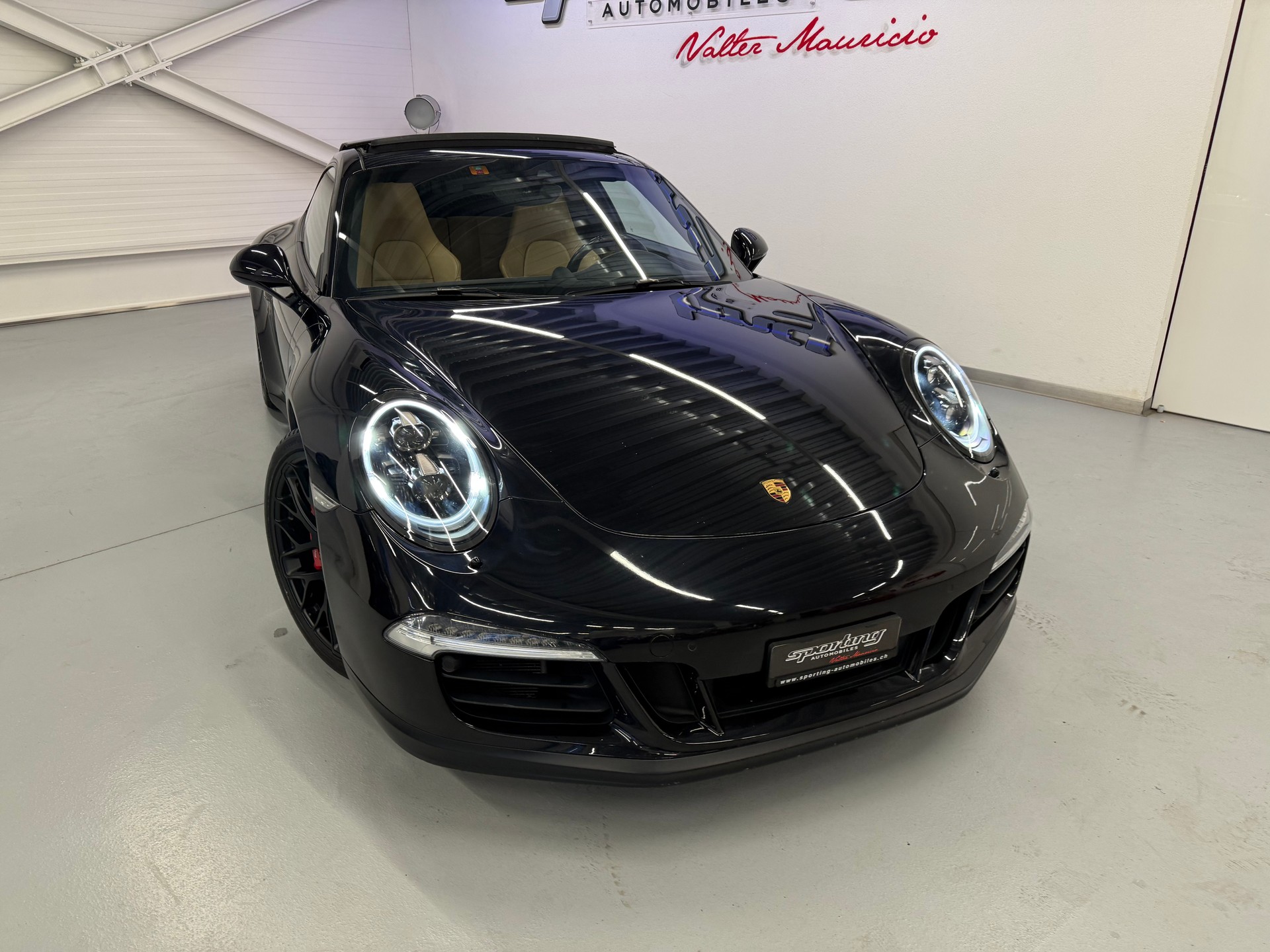 PORSCHE 911 Carrera 4 GTS PDK CH AUTO-showroom-element-1